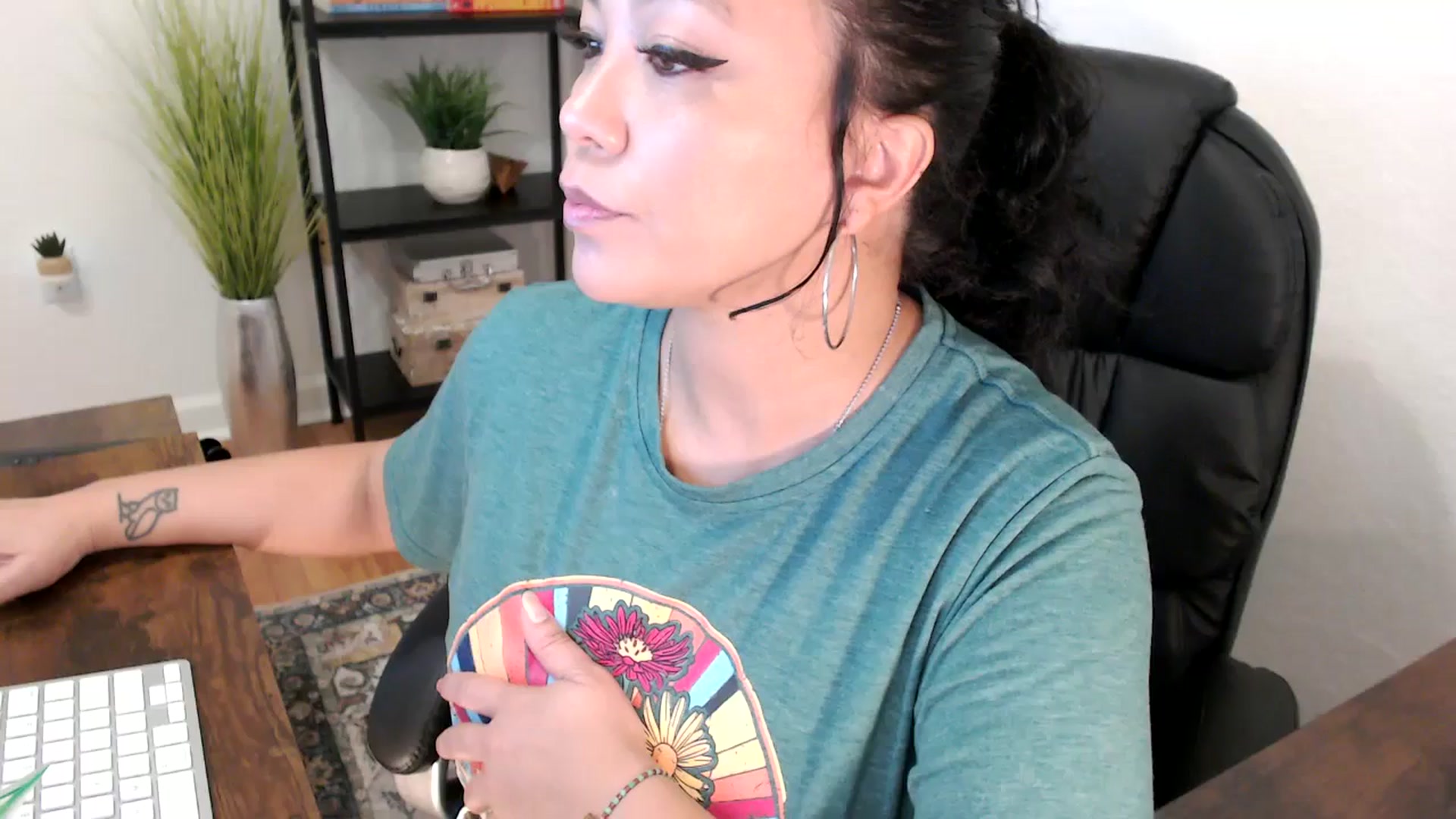 Gallery image thumbnail from MickaylaMinx's myfreecams stream on, 12/12/2024, 18:17 image 1 of 20