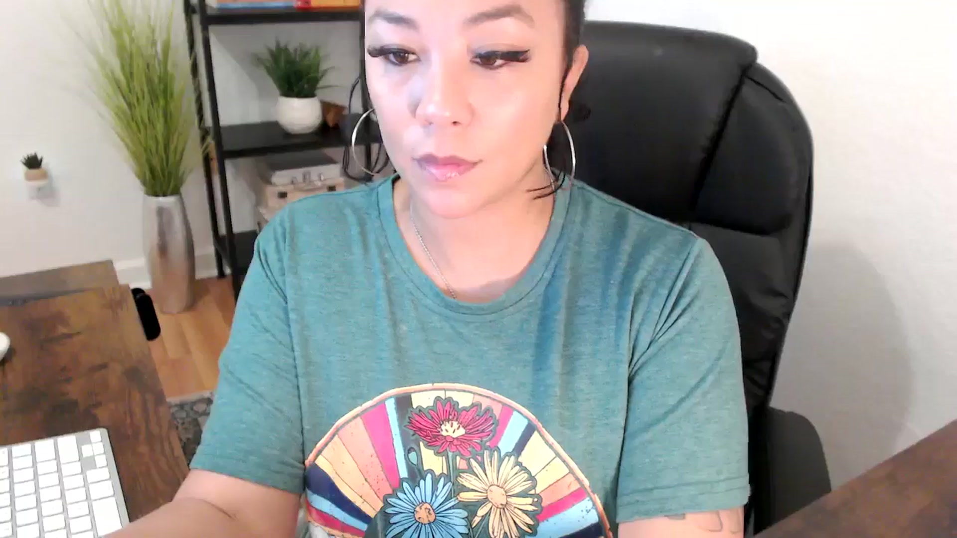 Gallery image thumbnail from MickaylaMinx's myfreecams stream on, 12/12/2024, 18:17 image 17 of 20