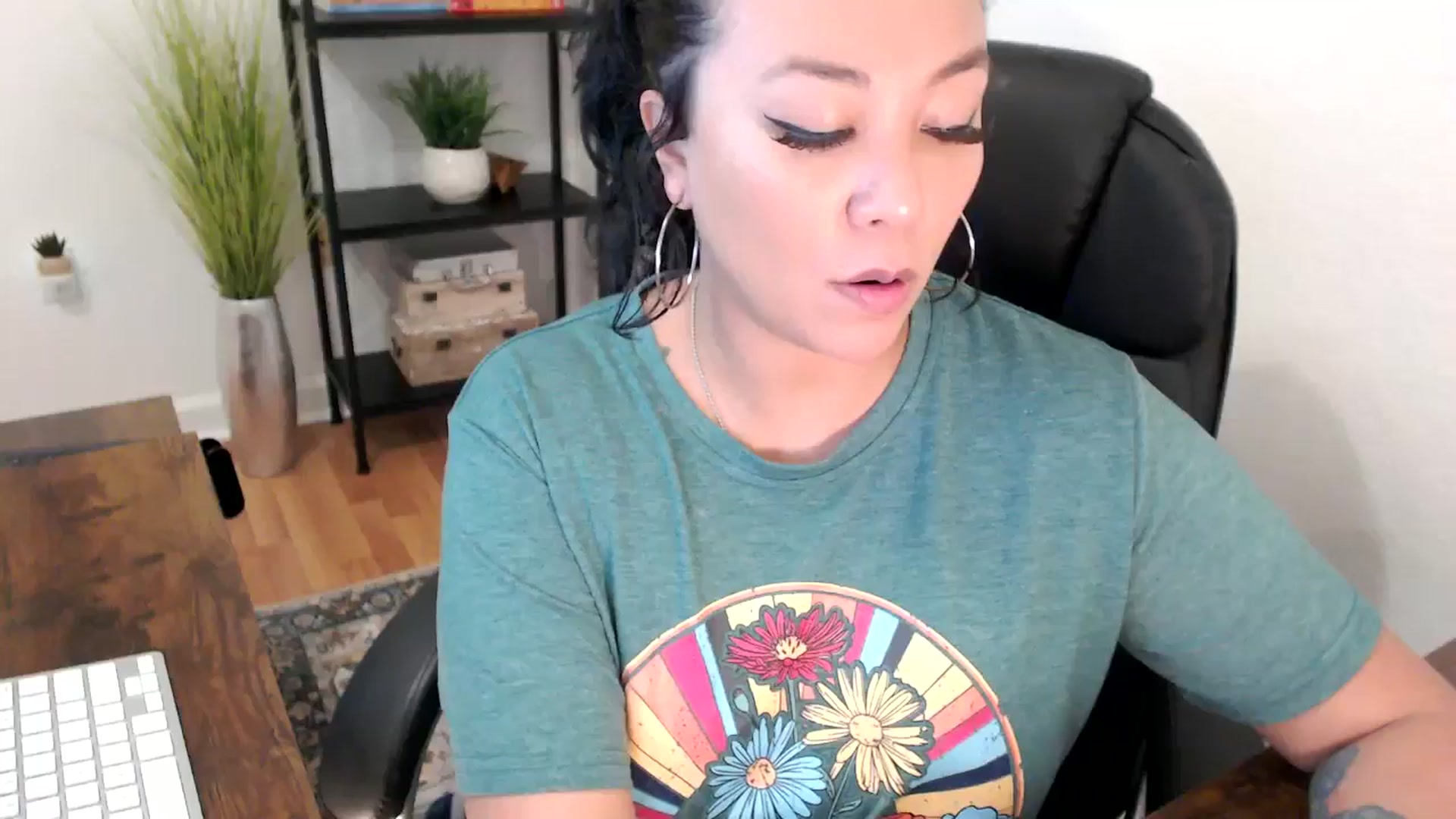 Gallery image thumbnail from MickaylaMinx's myfreecams stream on, 12/12/2024, 18:17 image 14 of 20