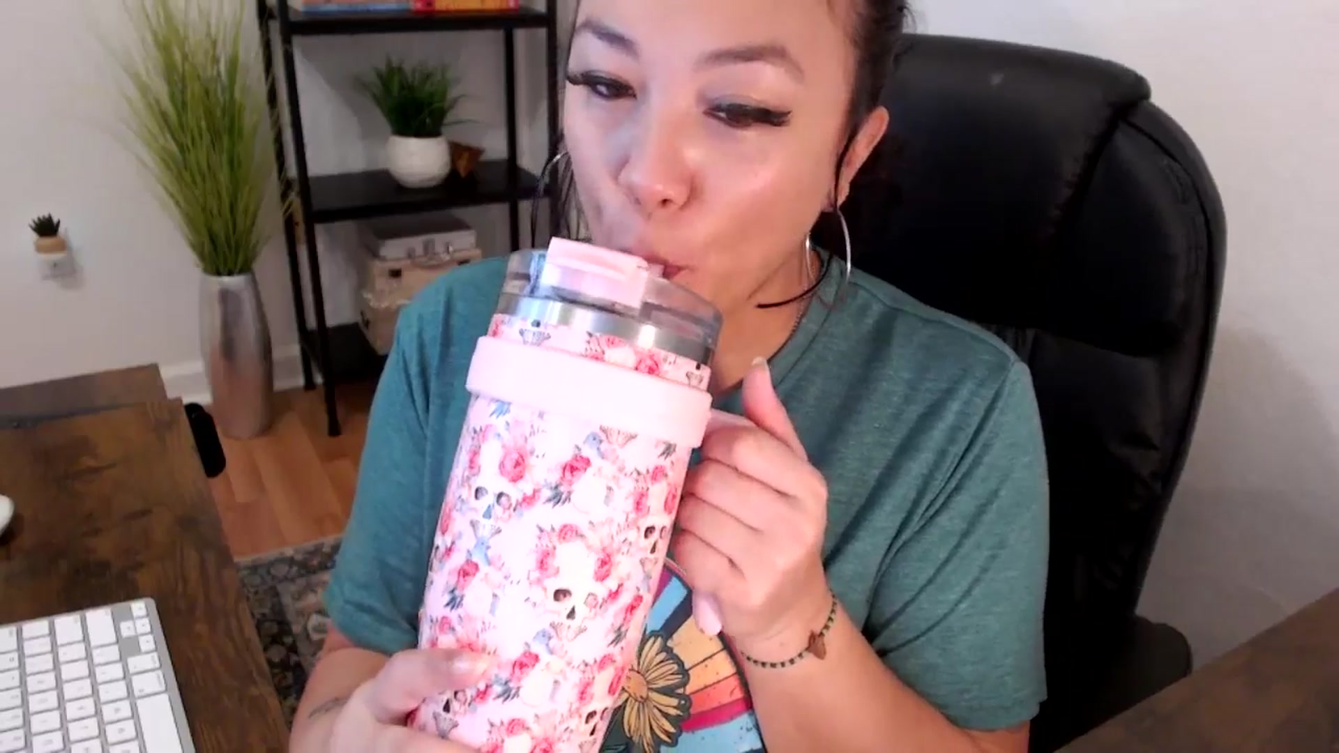 Gallery image thumbnail from MickaylaMinx's myfreecams stream on, 12/12/2024, 18:17 image 3 of 20