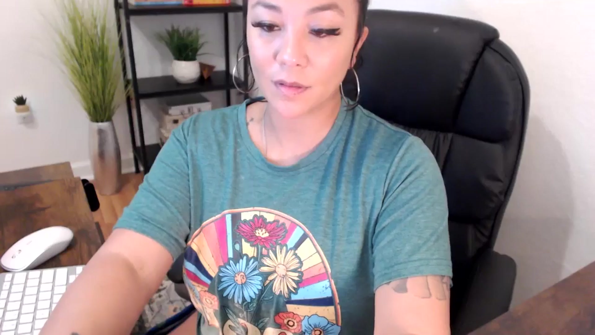 Gallery image thumbnail from MickaylaMinx's myfreecams stream on, 12/12/2024, 19:02 image 17 of 20