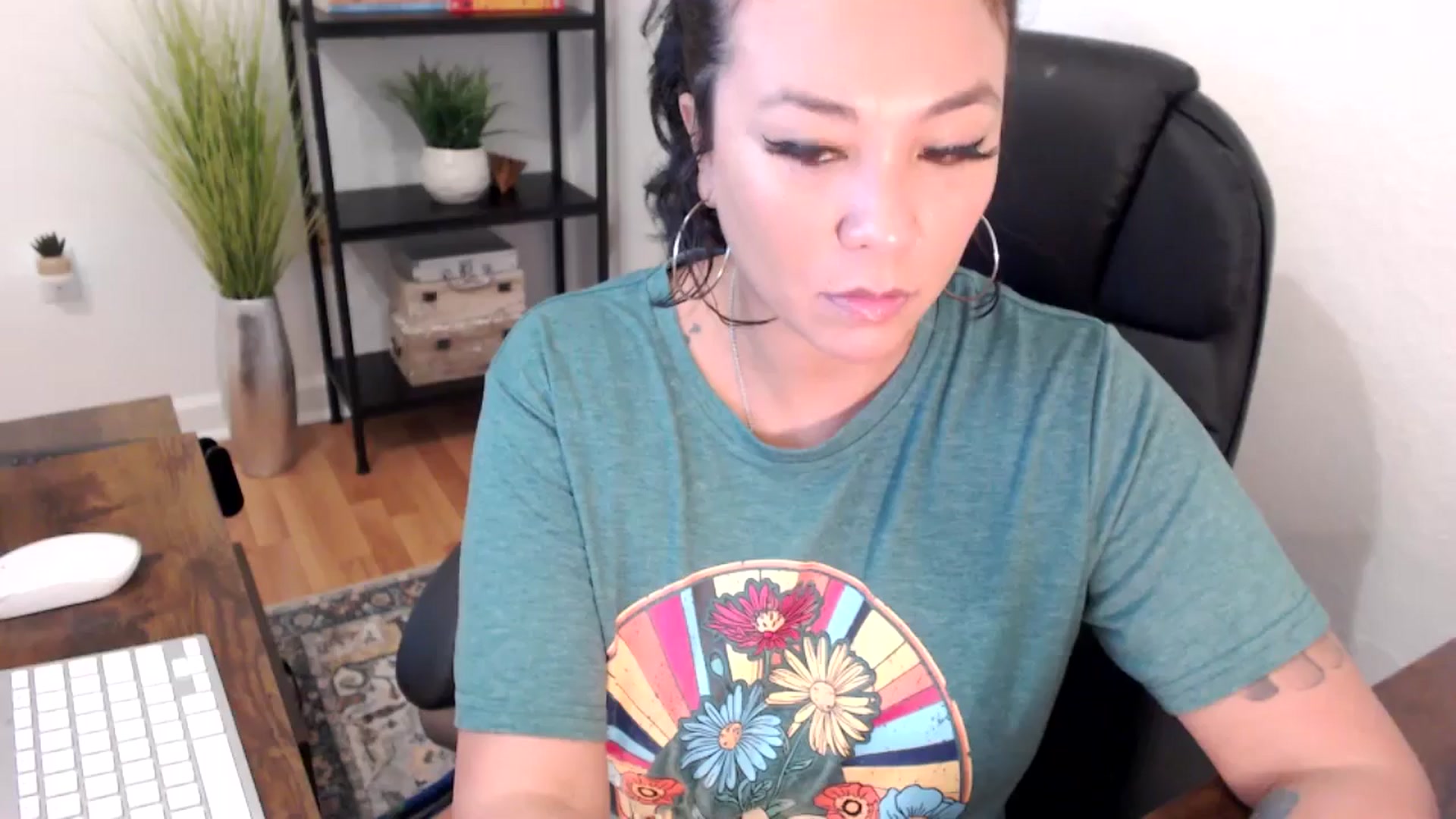 Gallery image thumbnail from MickaylaMinx's myfreecams stream on, 12/12/2024, 19:02 image 14 of 20