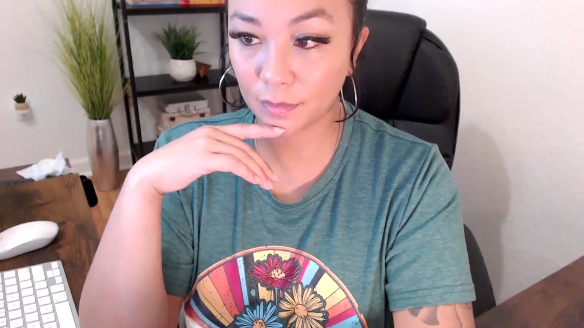 Gallery image thumbnail from MickaylaMinx's myfreecams stream on, 12/12/2024, 20:10 image 17 of 20