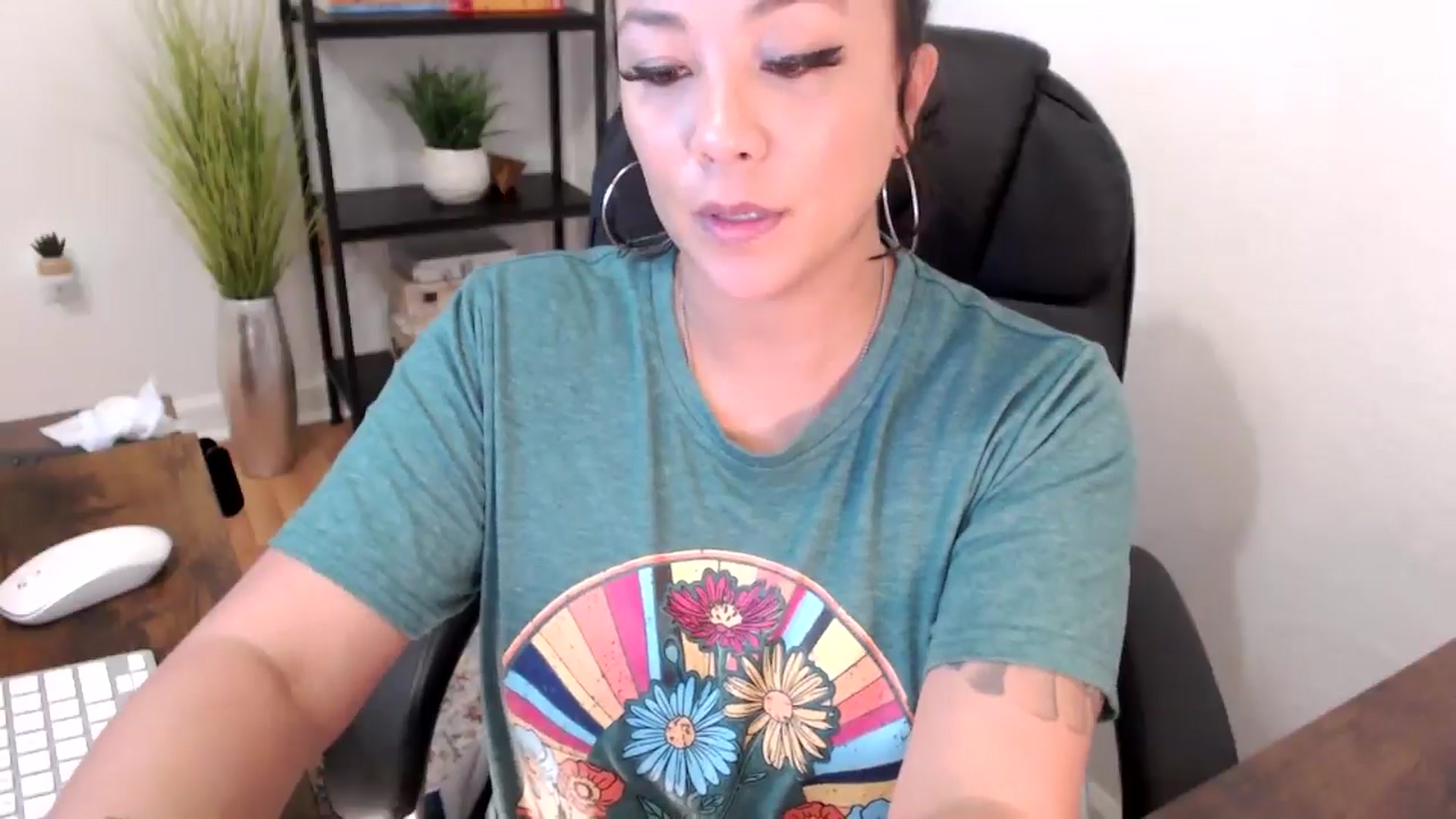 Gallery image thumbnail from MickaylaMinx's myfreecams stream on, 12/12/2024, 20:10 image 15 of 20