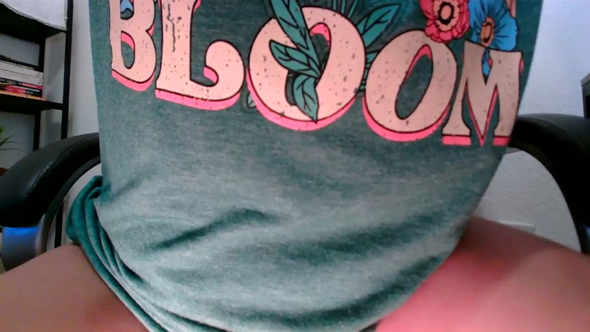 Gallery image thumbnail from MickaylaMinx's myfreecams stream on, 12/12/2024, 20:10 image 3 of 20