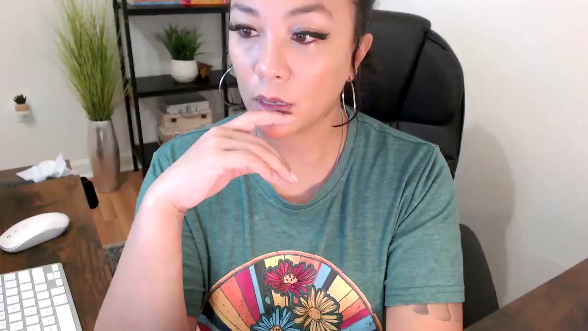 Gallery image thumbnail from MickaylaMinx's myfreecams stream on, 12/12/2024, 20:10 image 14 of 20