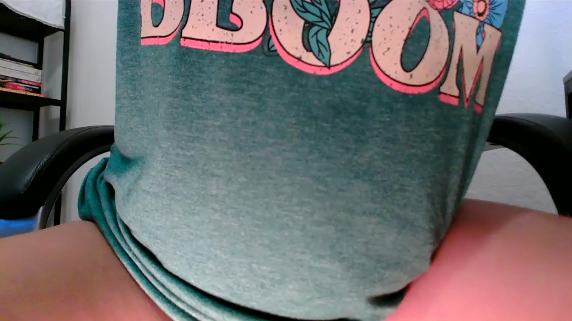 Gallery image thumbnail from MickaylaMinx's myfreecams stream on, 12/12/2024, 20:10 image 1 of 20