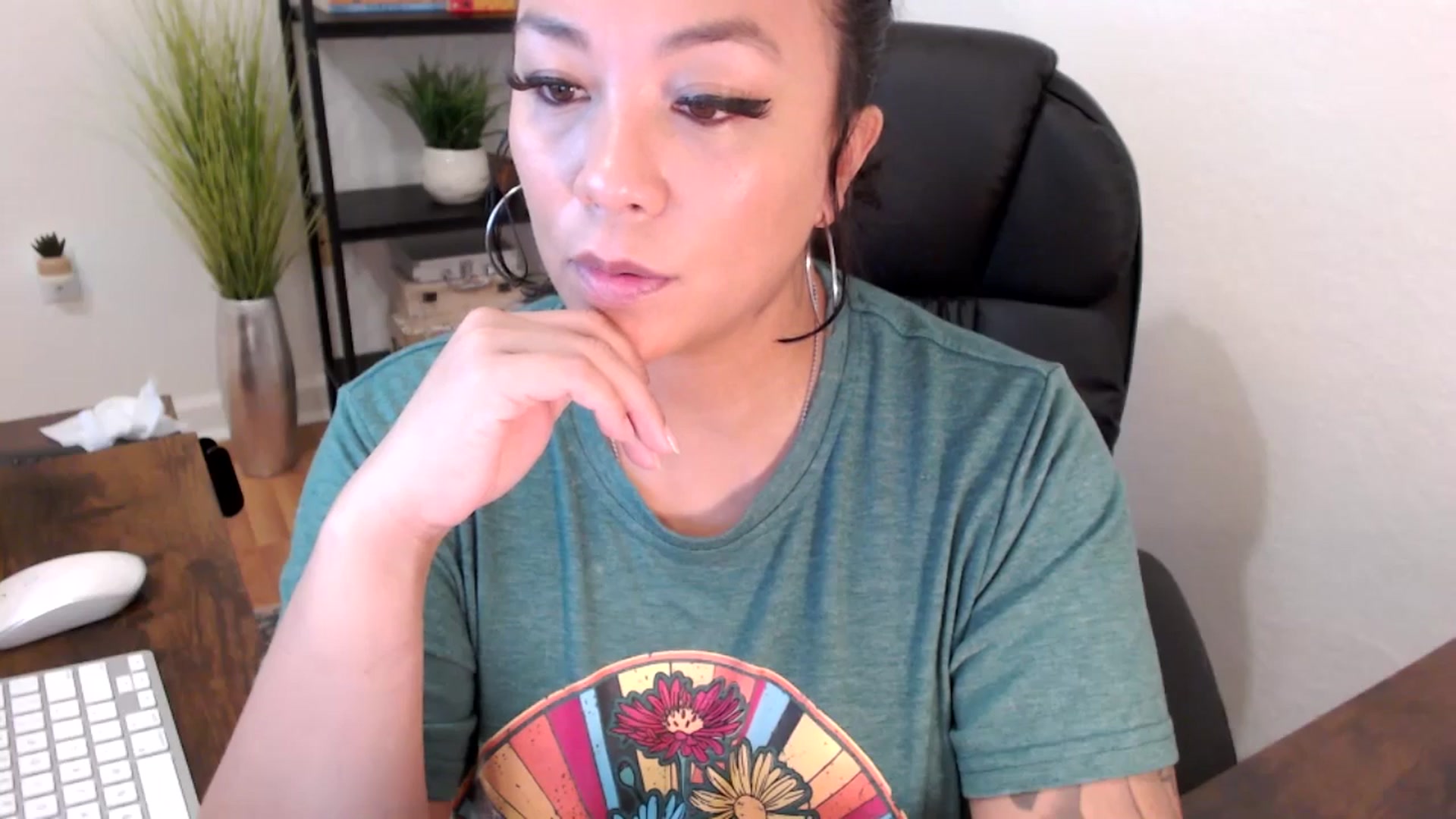Gallery image thumbnail from MickaylaMinx's myfreecams stream on, 12/12/2024, 20:10 image 16 of 20