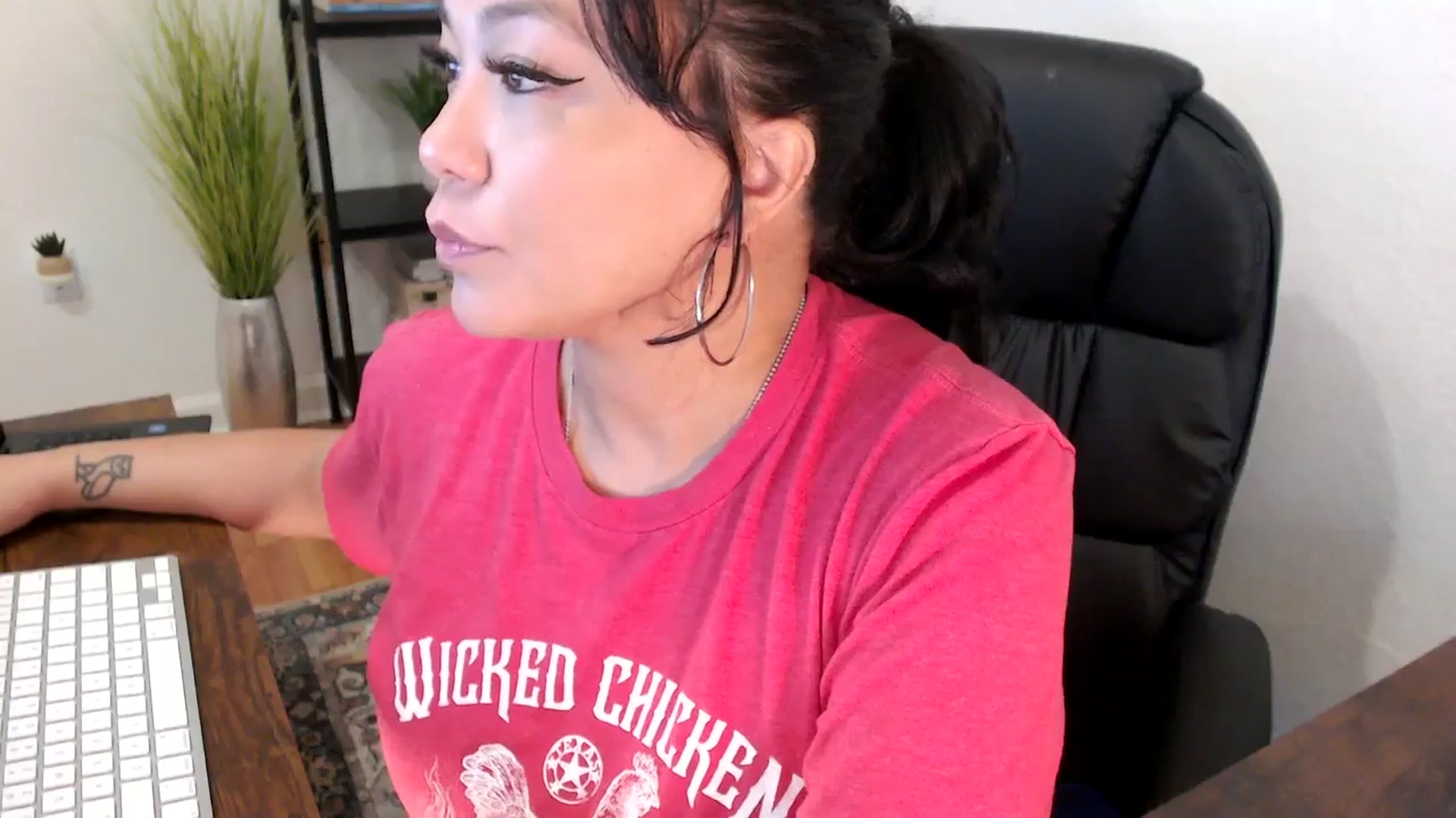 Gallery image thumbnail from MickaylaMinx's myfreecams stream on, 12/13/2024, 16:49 image 5 of 20