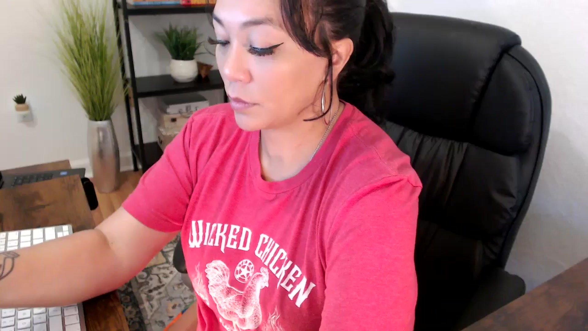 Gallery image thumbnail from MickaylaMinx's myfreecams stream on, 12/13/2024, 16:49 image 4 of 20