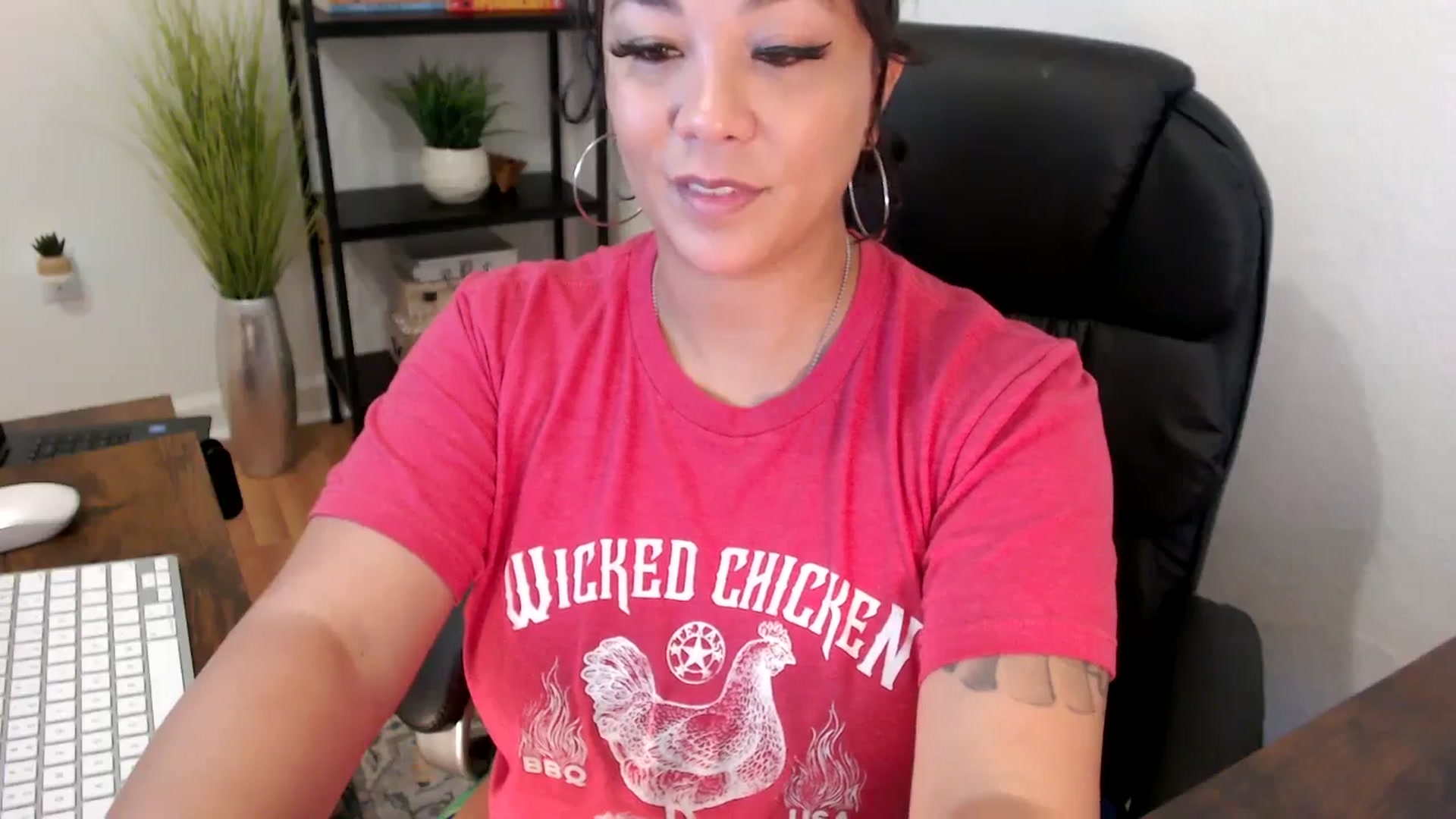 Gallery image thumbnail from MickaylaMinx's myfreecams stream on, 12/13/2024, 16:49 image 17 of 20