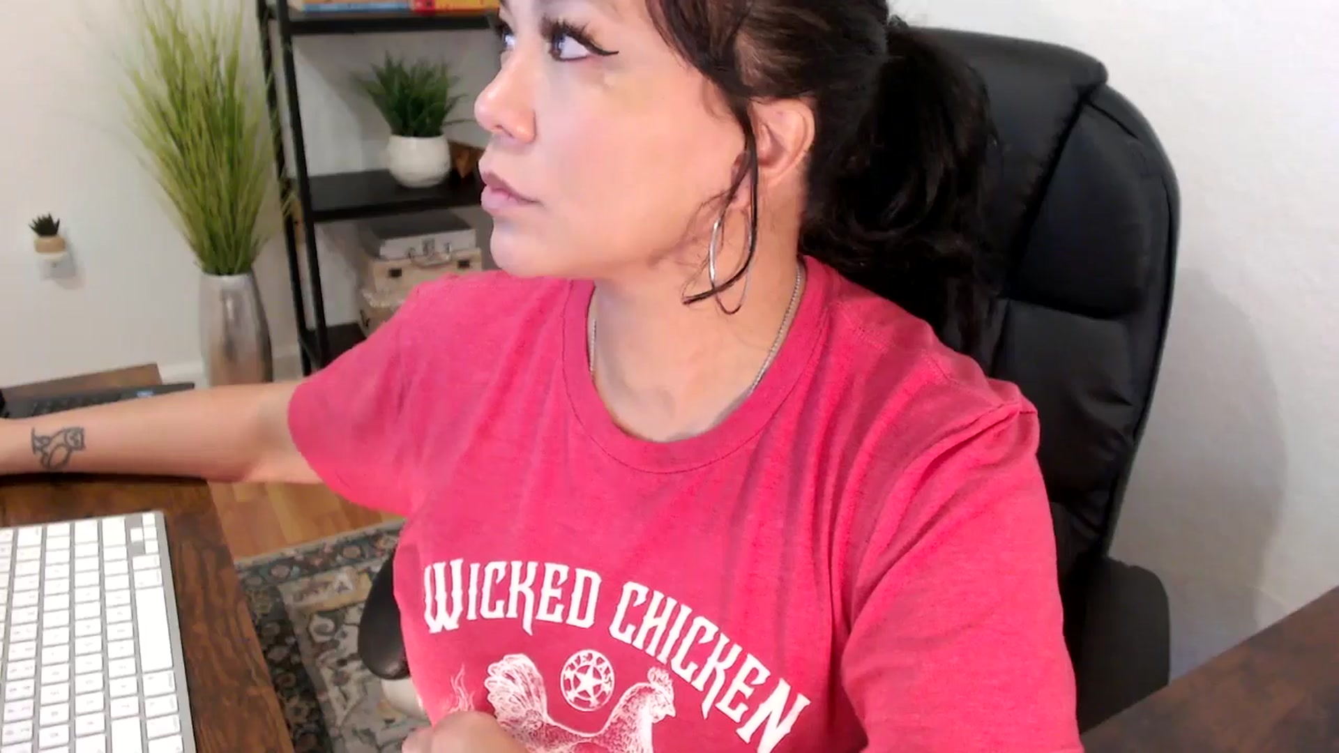 Gallery image thumbnail from MickaylaMinx's myfreecams stream on, 12/13/2024, 16:49 image 7 of 20