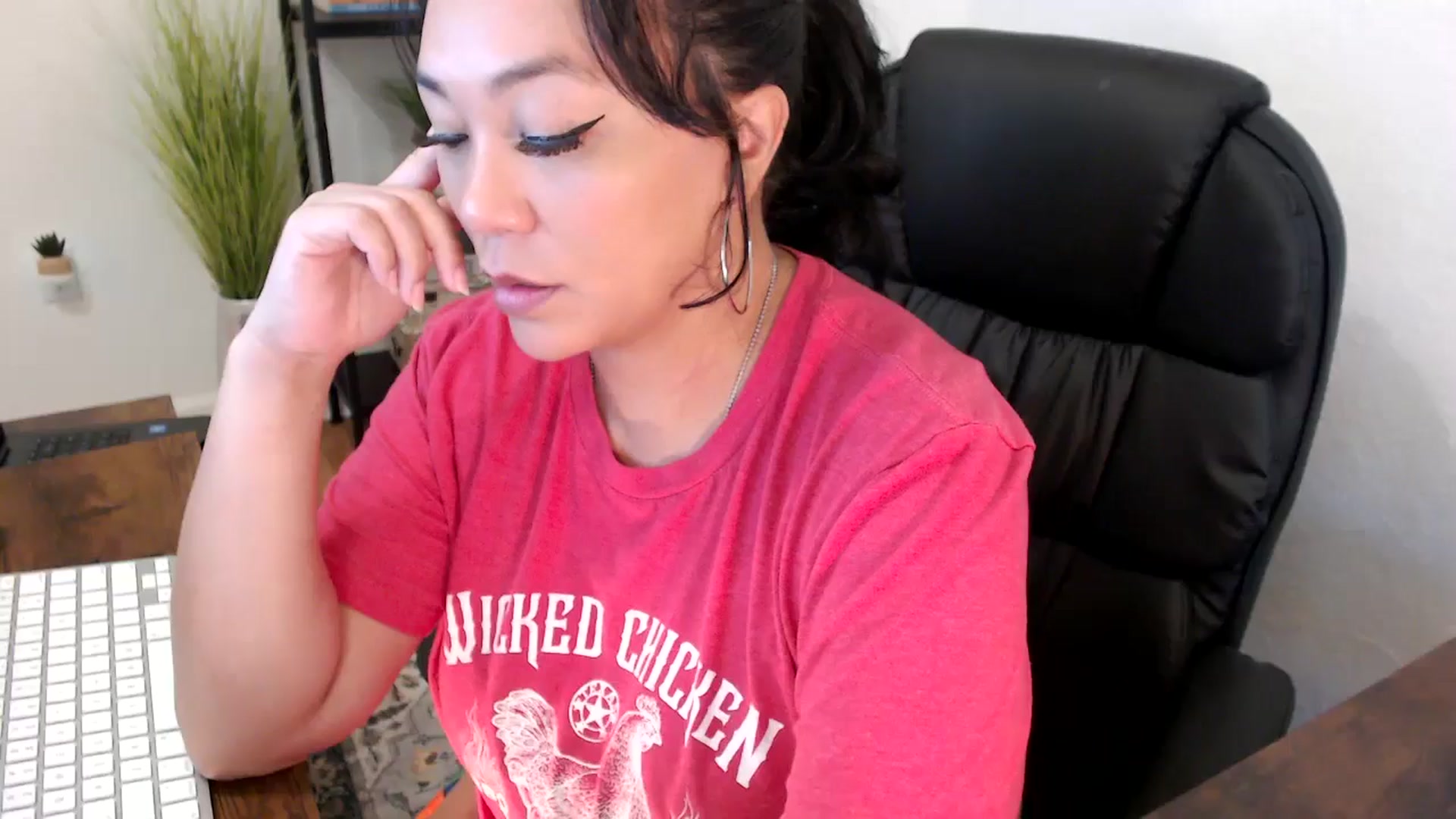 Gallery image thumbnail from MickaylaMinx's myfreecams stream on, 12/13/2024, 16:49 image 2 of 20