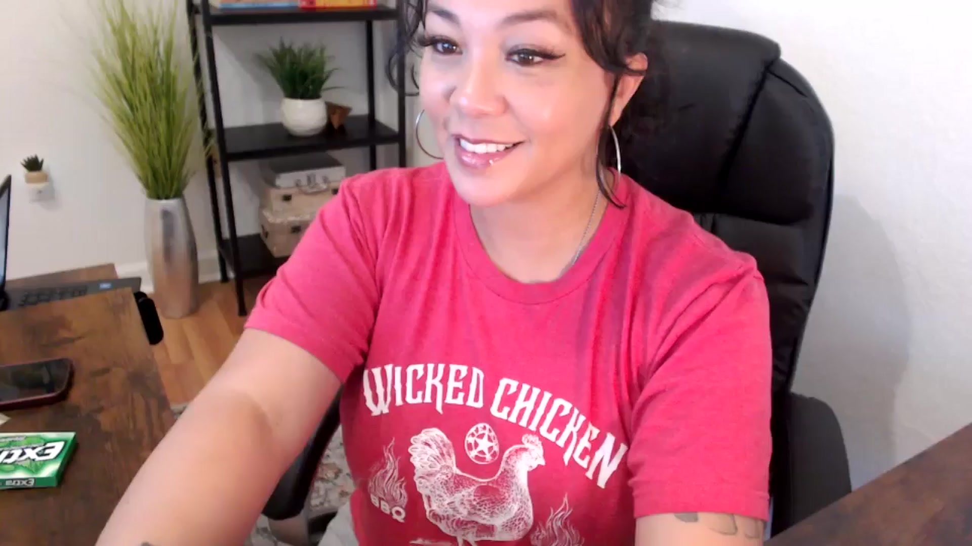Gallery image thumbnail from MickaylaMinx's myfreecams stream on, 12/13/2024, 18:23 image 12 of 20