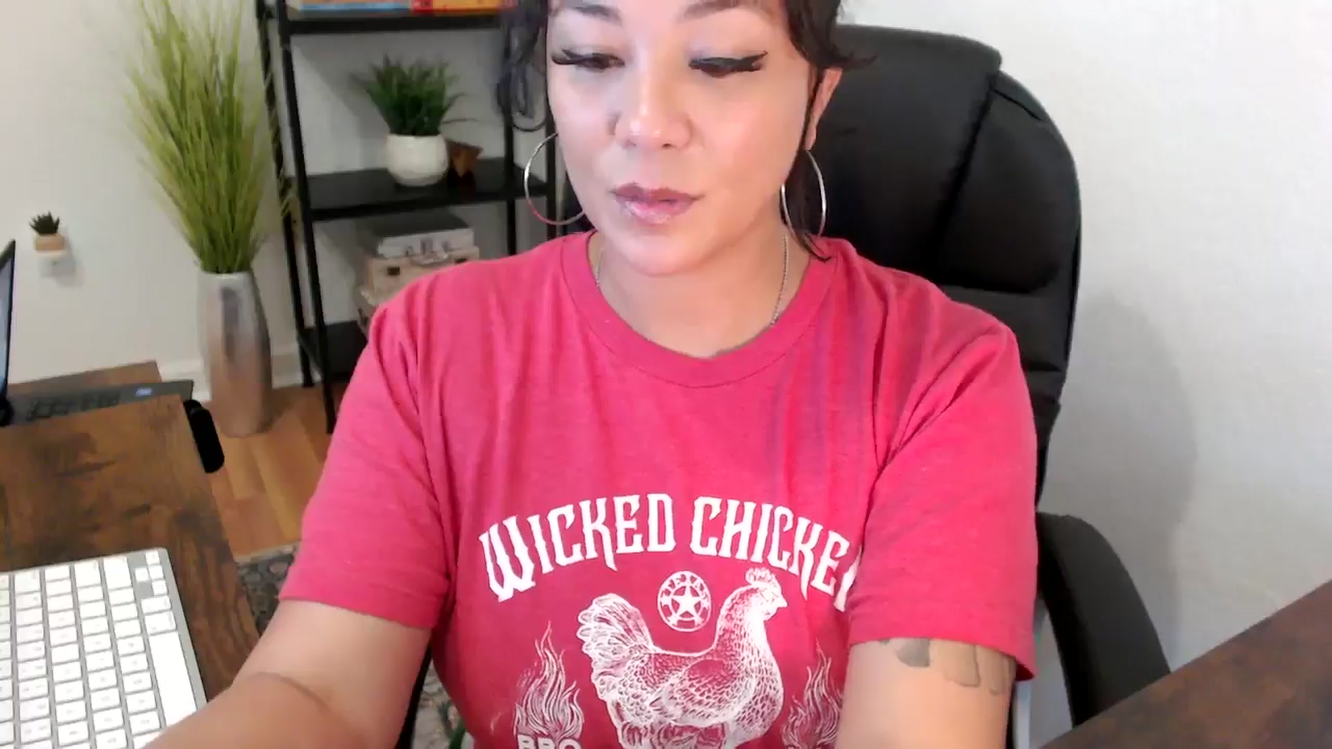 Gallery image thumbnail from MickaylaMinx's myfreecams stream on, 12/13/2024, 18:23 image 17 of 20