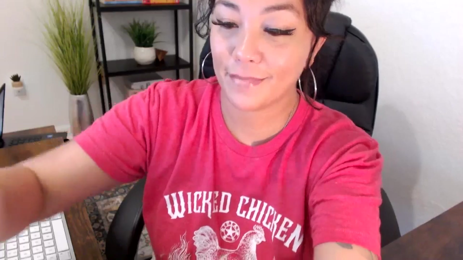 Gallery image thumbnail from MickaylaMinx's myfreecams stream on, 12/13/2024, 18:23 image 20 of 20