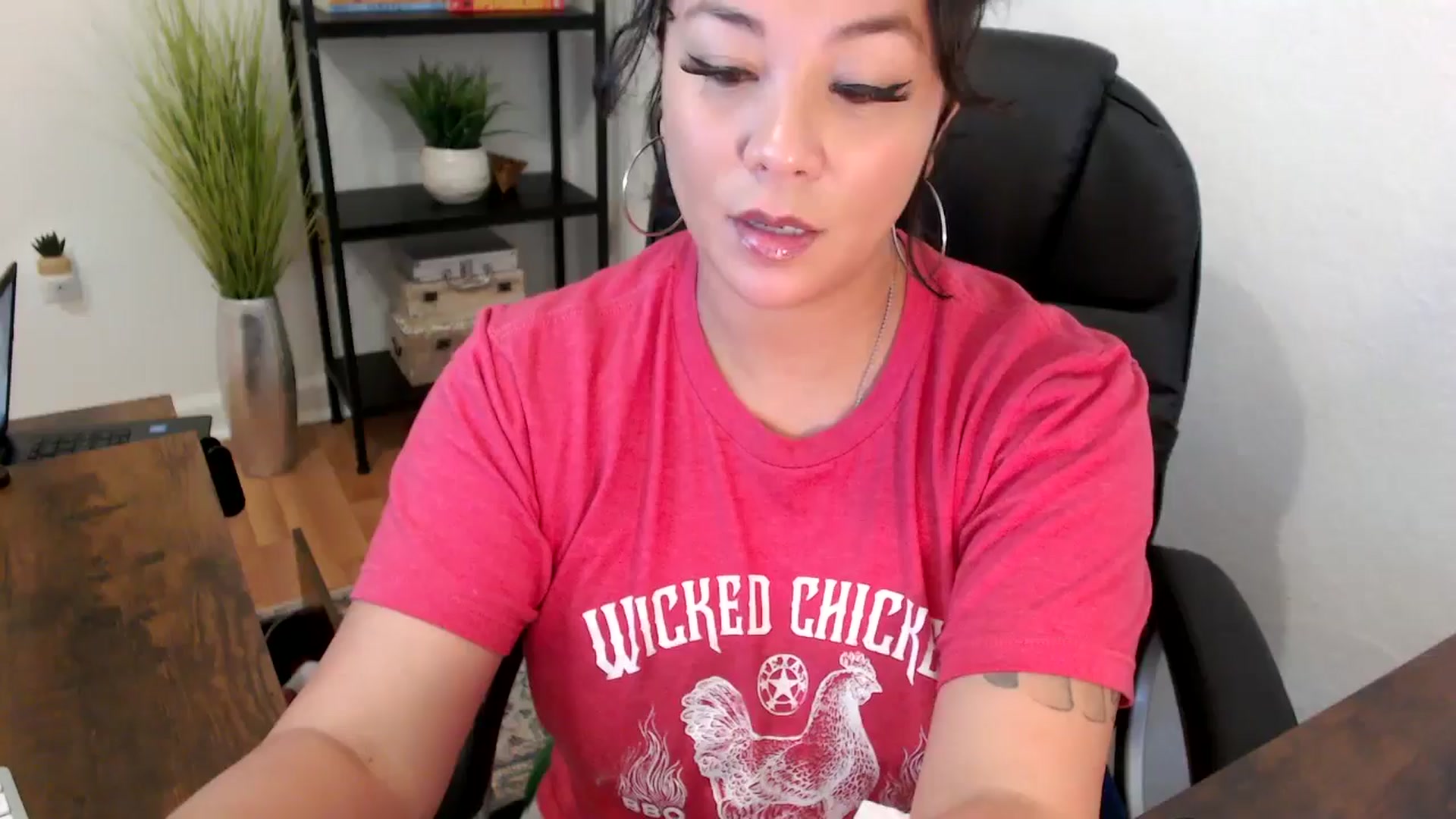 Gallery image thumbnail from MickaylaMinx's myfreecams stream on, 12/13/2024, 18:23 image 1 of 20