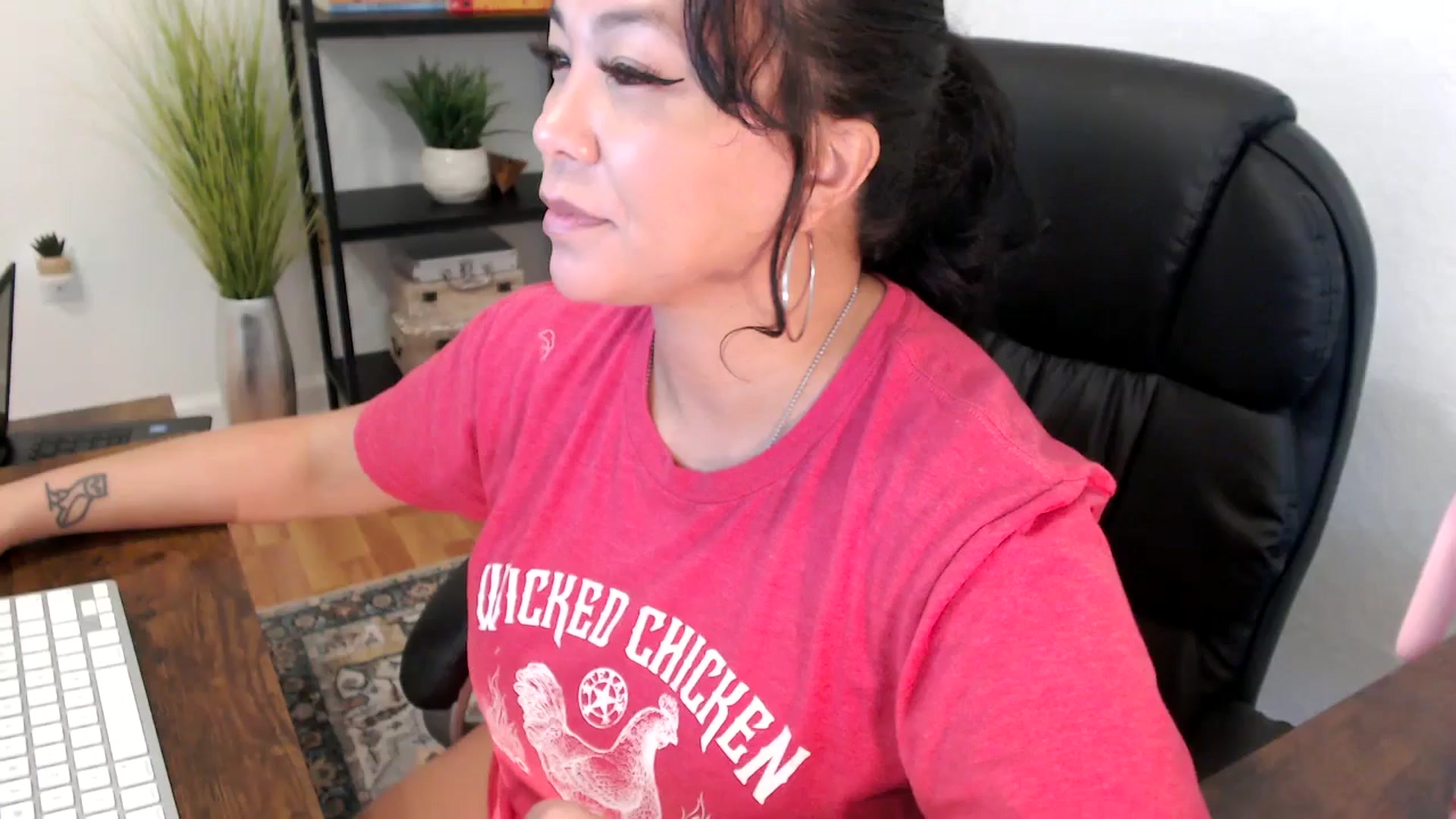 Gallery image thumbnail from MickaylaMinx's myfreecams stream on, 12/13/2024, 19:52 image 1 of 20