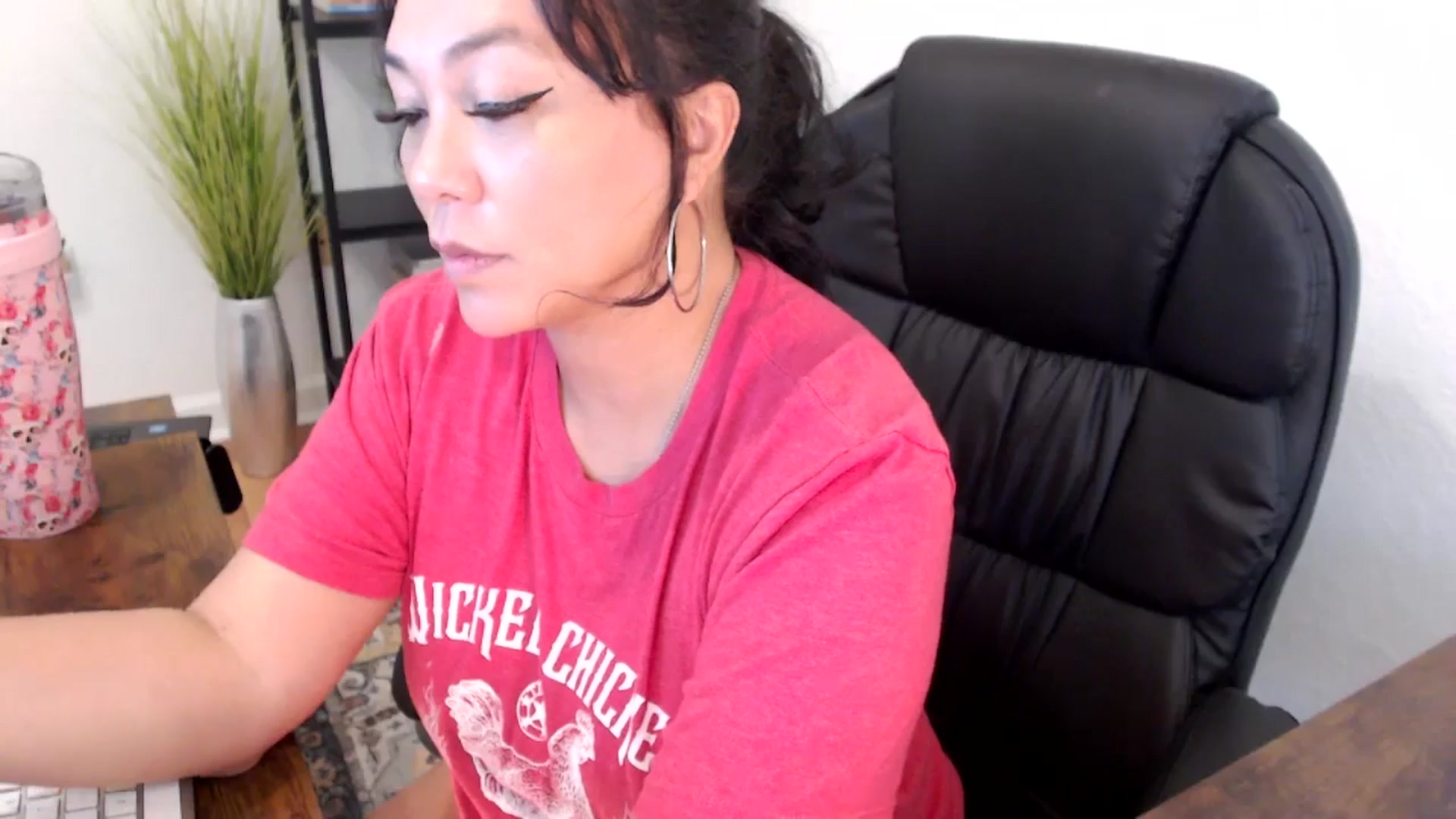 Gallery image thumbnail from MickaylaMinx's myfreecams stream on, 12/13/2024, 19:52 image 13 of 20