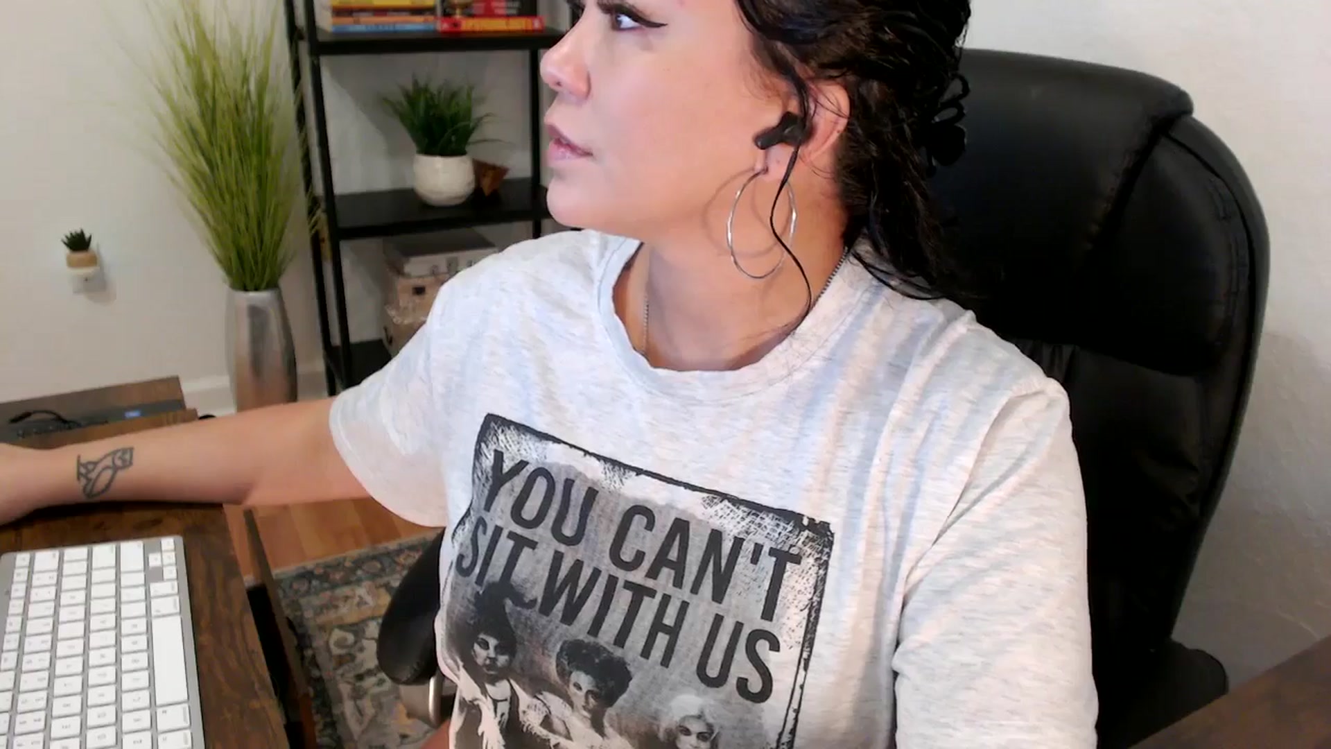 Gallery image thumbnail from MickaylaMinx's myfreecams stream on, 12/17/2024, 15:47 image 6 of 20