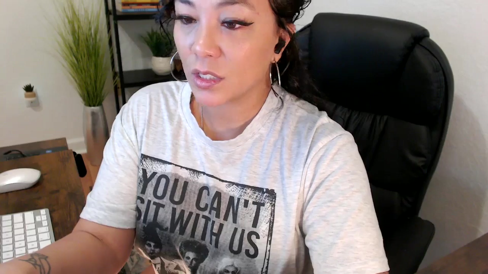 Gallery image thumbnail from MickaylaMinx's myfreecams stream on, 12/17/2024, 15:47 image 18 of 20