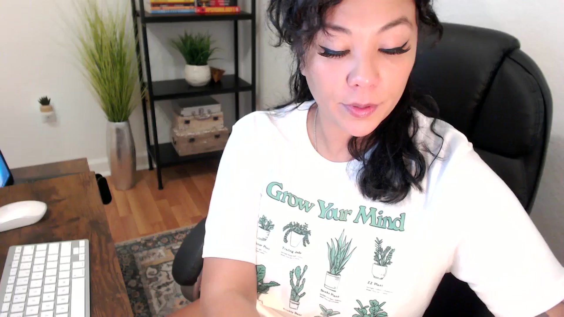 Gallery image thumbnail from MickaylaMinx's myfreecams stream on, 12/18/2024, 15:55 image 14 of 20