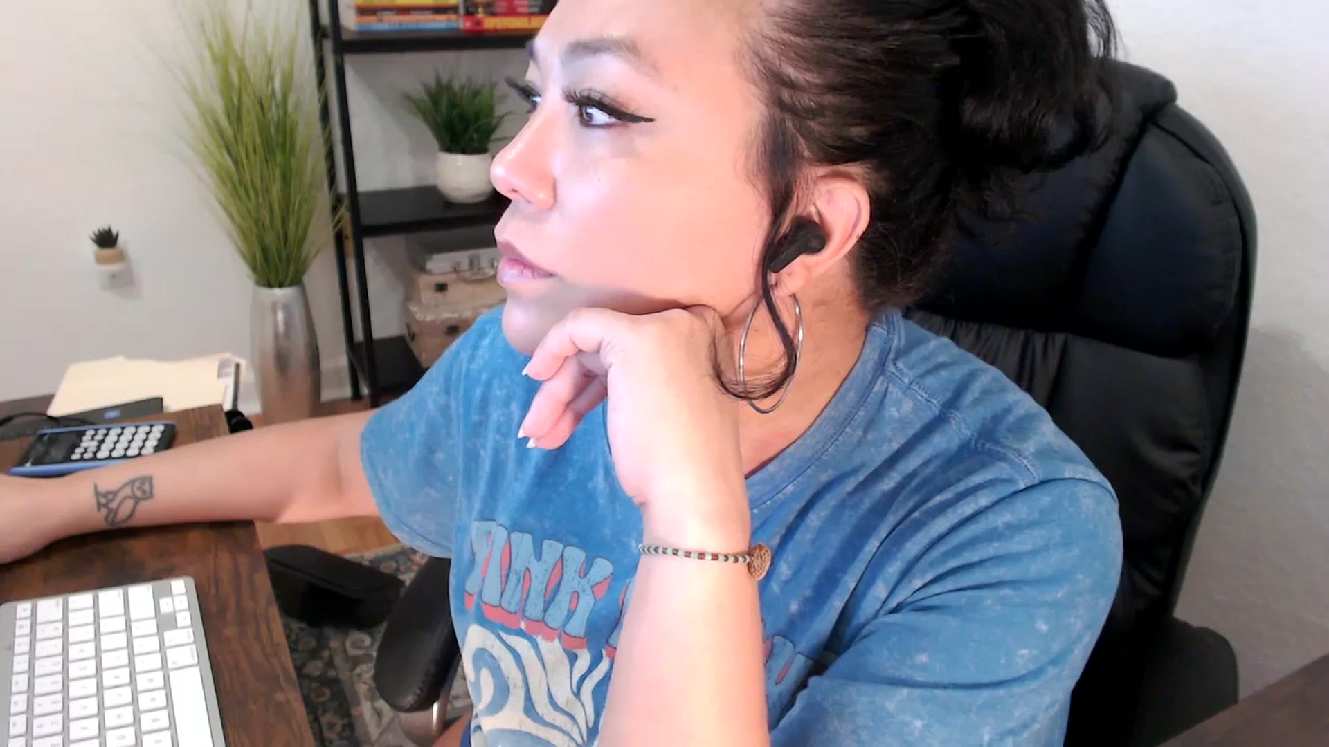 Gallery image thumbnail from MickaylaMinx's myfreecams stream on, 12/19/2024, 16:53 image 20 of 20