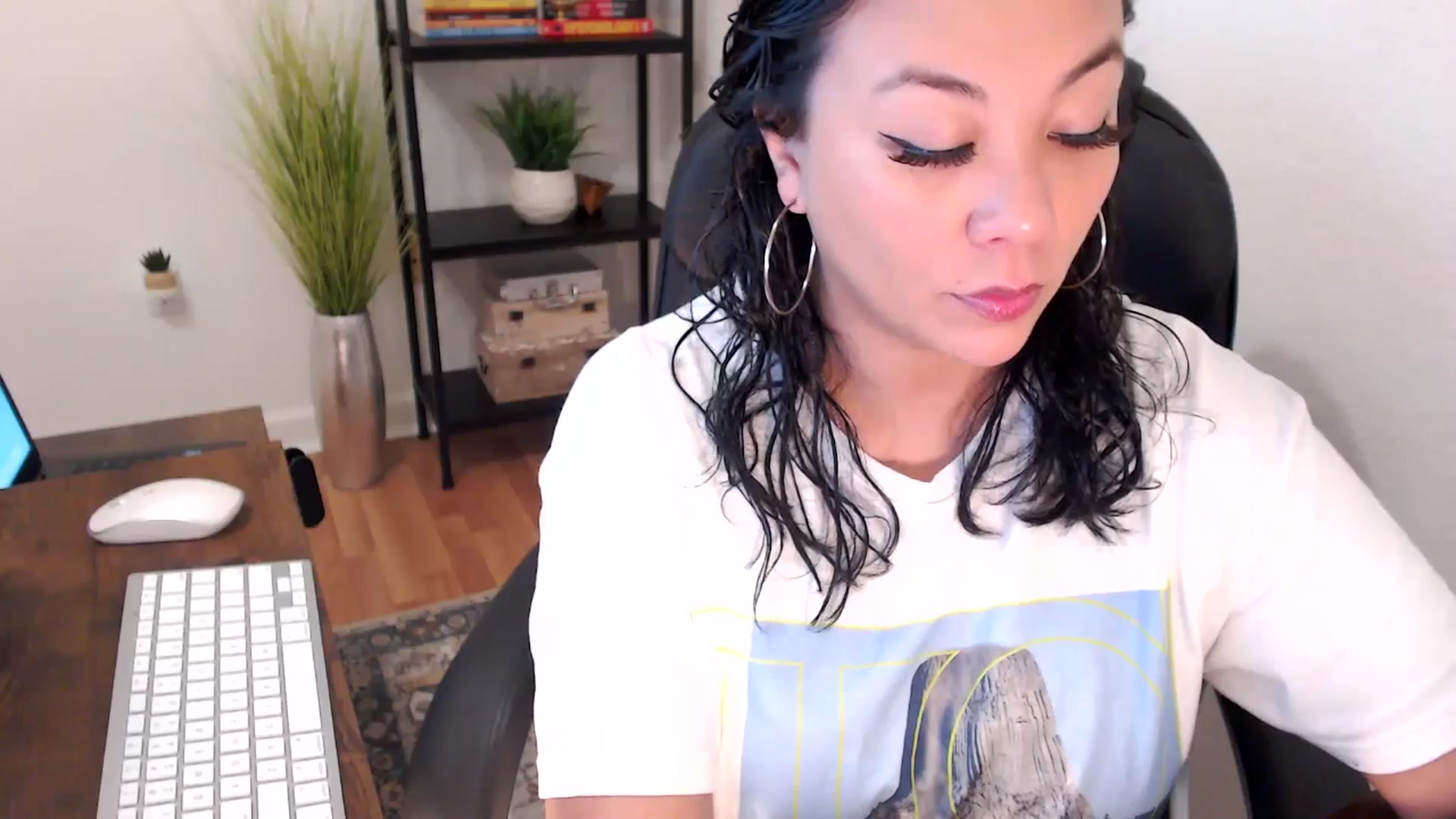 Gallery image thumbnail from MickaylaMinx's myfreecams stream on, 12/20/2024, 15:51 image 3 of 20