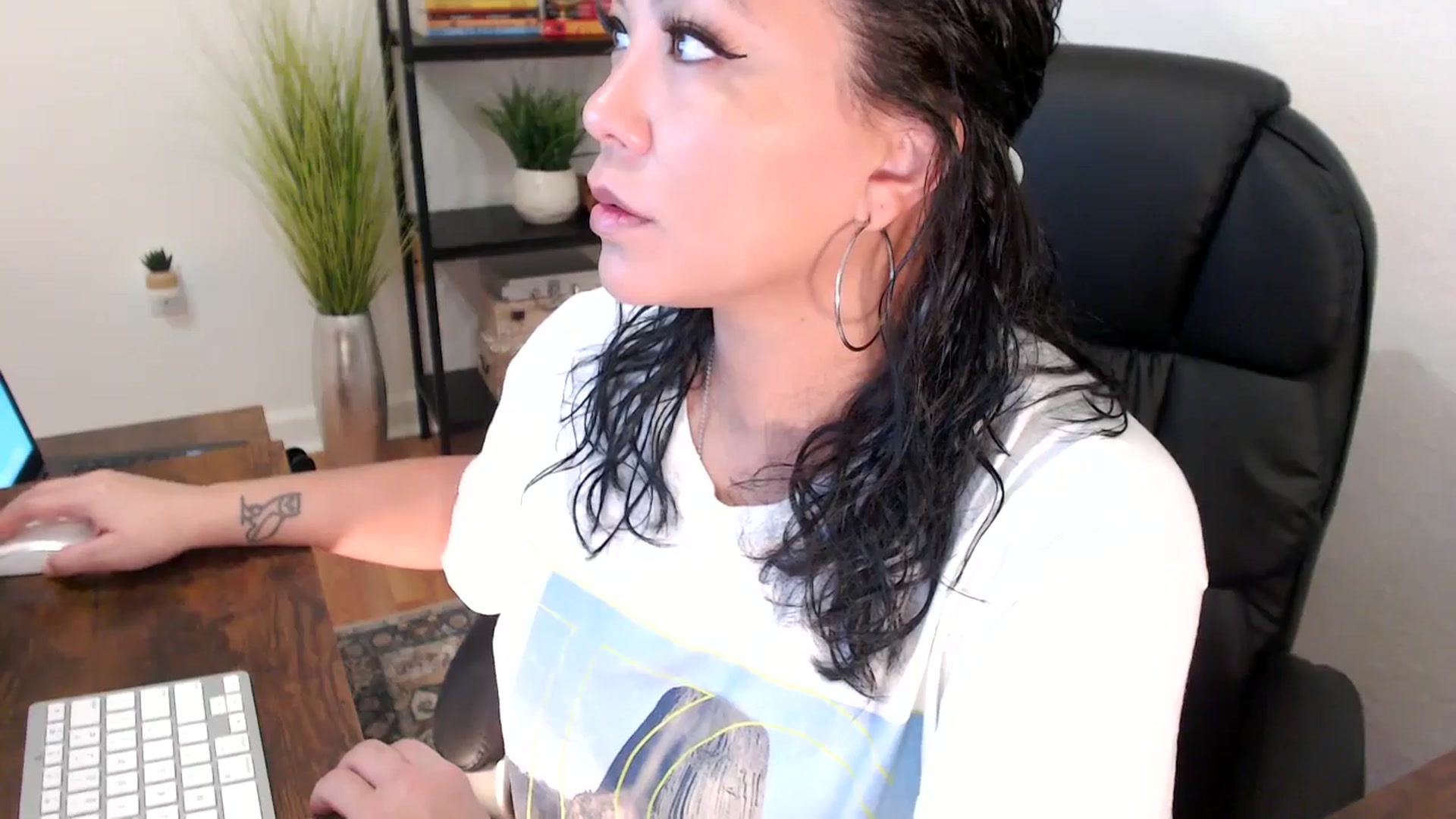Gallery image thumbnail from MickaylaMinx's myfreecams stream on, 12/20/2024, 15:51 image 18 of 20