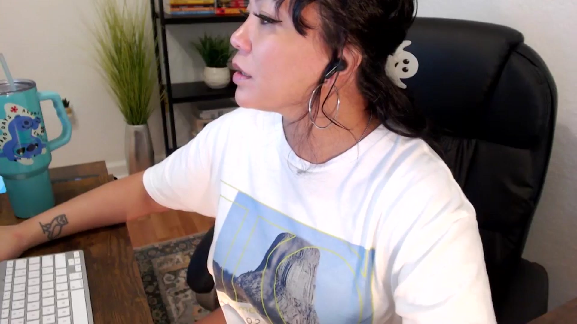 Gallery image thumbnail from MickaylaMinx's myfreecams stream on, 12/20/2024, 17:41 image 16 of 20