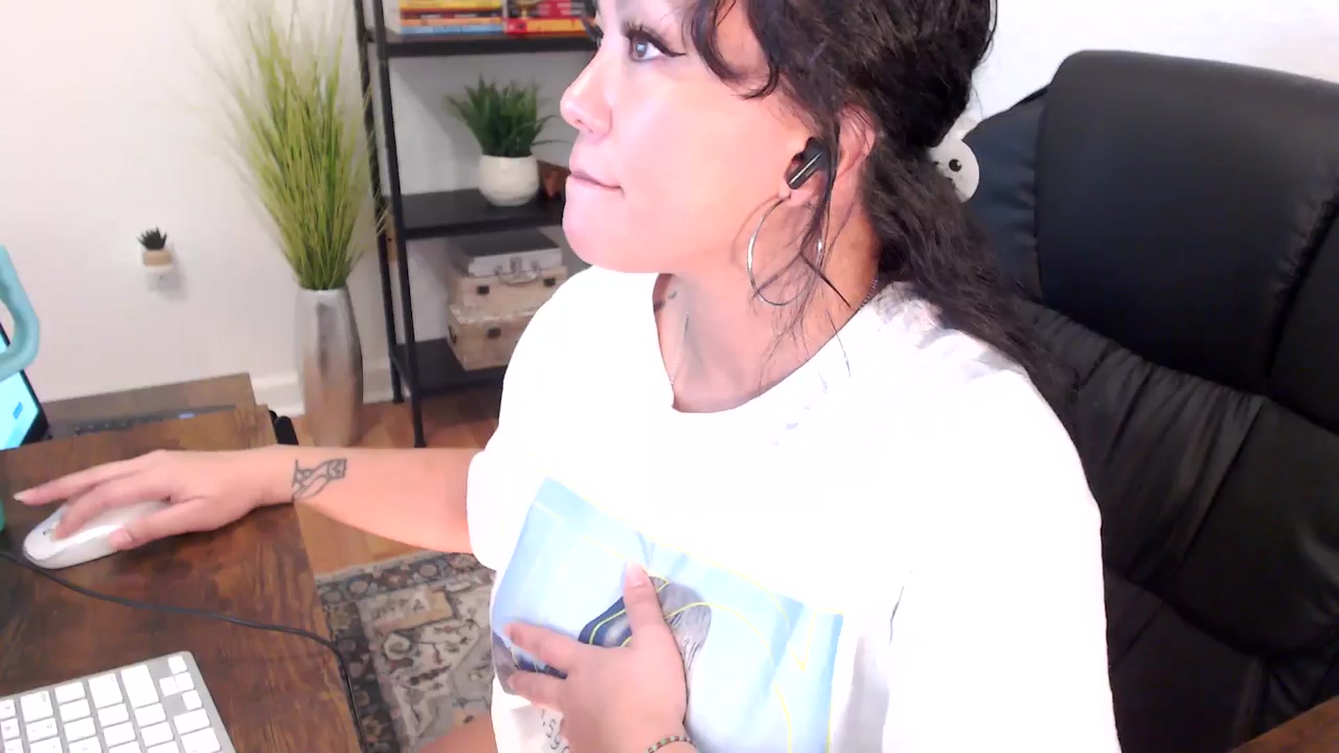 Gallery image thumbnail from MickaylaMinx's myfreecams stream on, 12/20/2024, 18:52 image 4 of 20