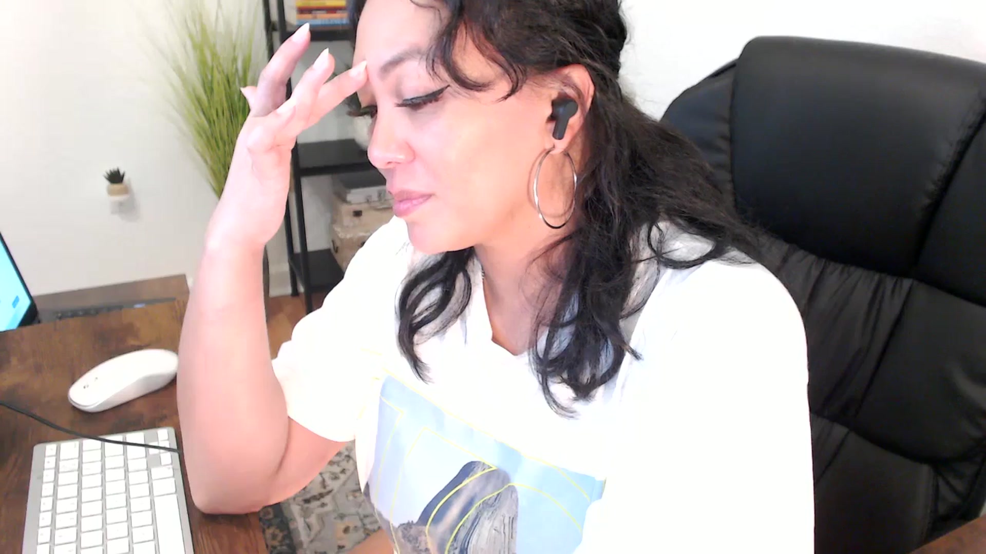 Gallery image thumbnail from MickaylaMinx's myfreecams stream on, 12/20/2024, 19:32 image 8 of 20