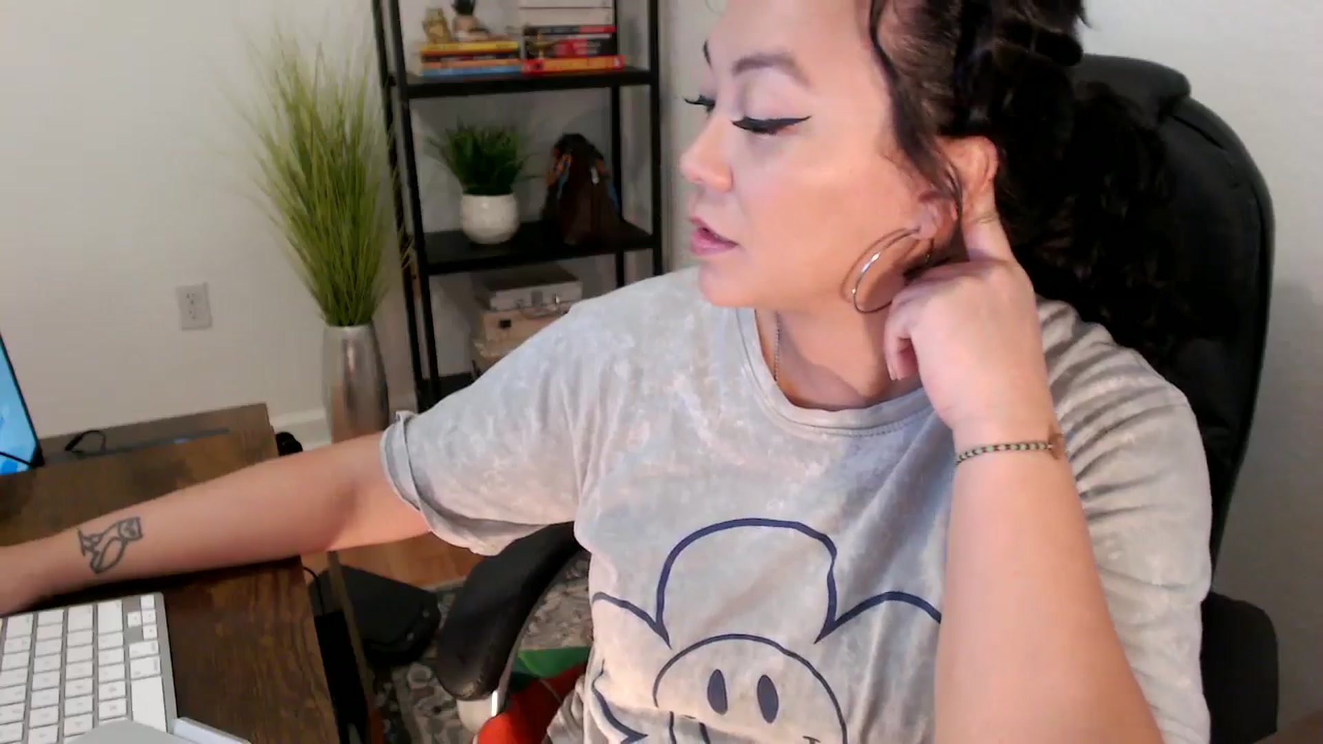 Gallery image thumbnail from MickaylaMinx's myfreecams stream on, 12/23/2024, 16:11 image 14 of 20
