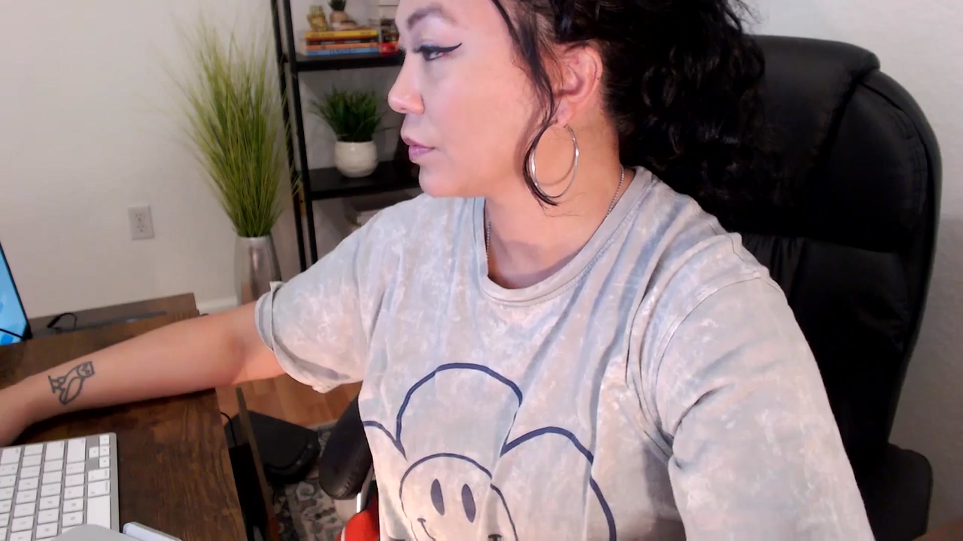 Gallery image thumbnail from MickaylaMinx's myfreecams stream on, 12/23/2024, 16:11 image 20 of 20