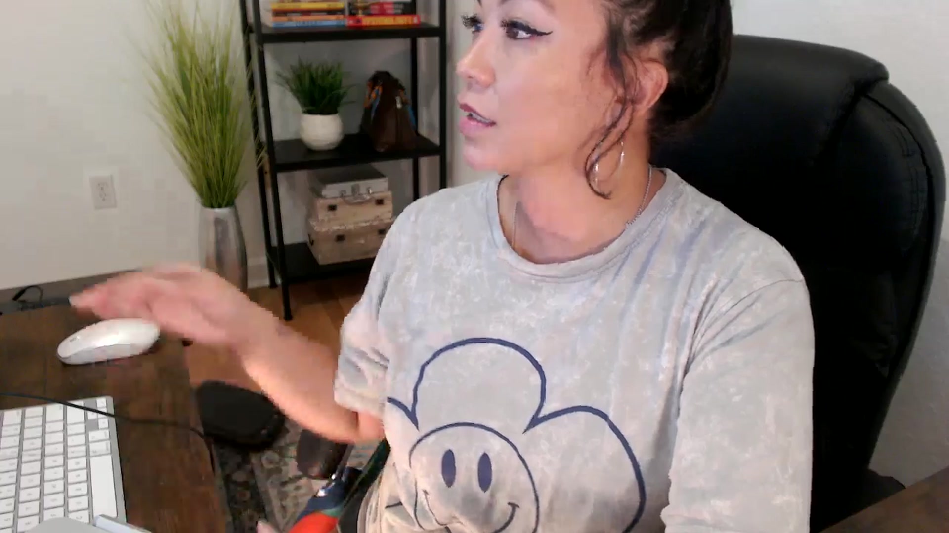 Gallery image thumbnail from MickaylaMinx's myfreecams stream on, 12/23/2024, 18:13 image 9 of 20