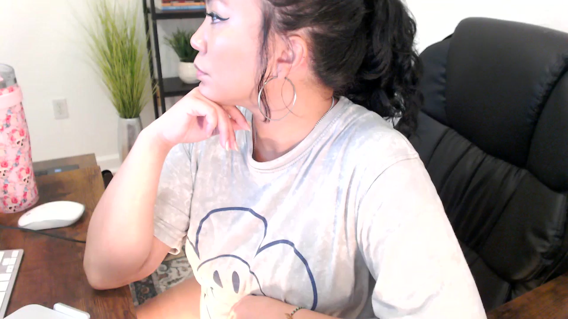 Gallery image thumbnail from MickaylaMinx's myfreecams stream on, 12/23/2024, 19:45 image 1 of 20