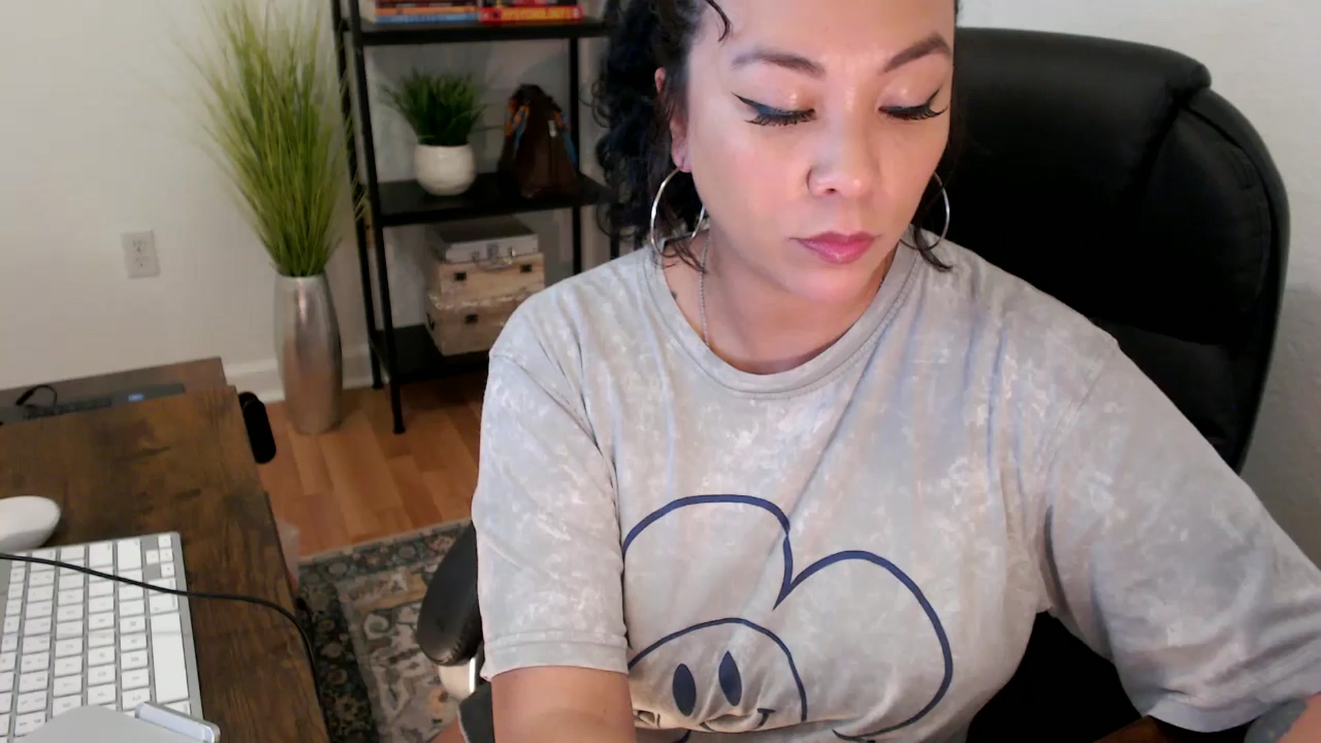 Gallery image thumbnail from MickaylaMinx's myfreecams stream on, 12/23/2024, 20:49 image 7 of 20