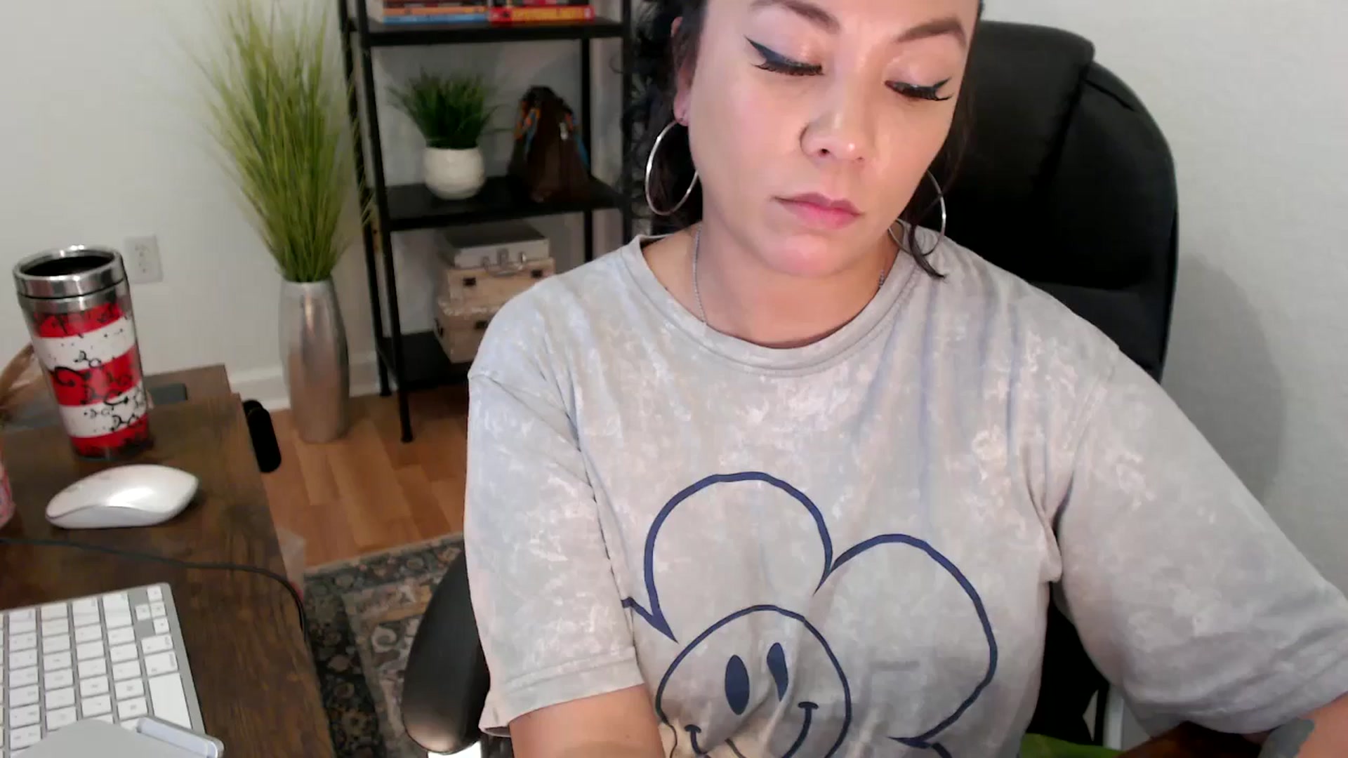 Gallery image thumbnail from MickaylaMinx's myfreecams stream on, 12/23/2024, 20:49 image 18 of 20