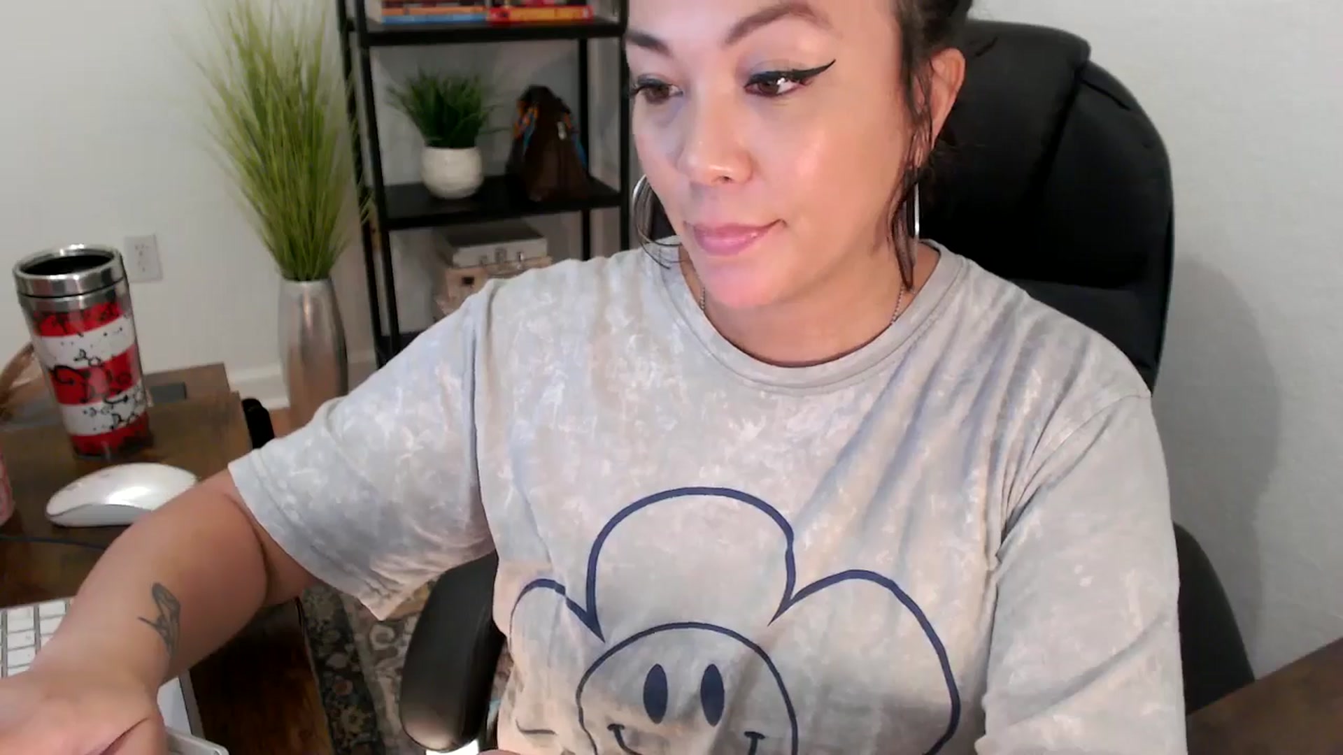 Gallery image thumbnail from MickaylaMinx's myfreecams stream on, 12/23/2024, 20:49 image 19 of 20