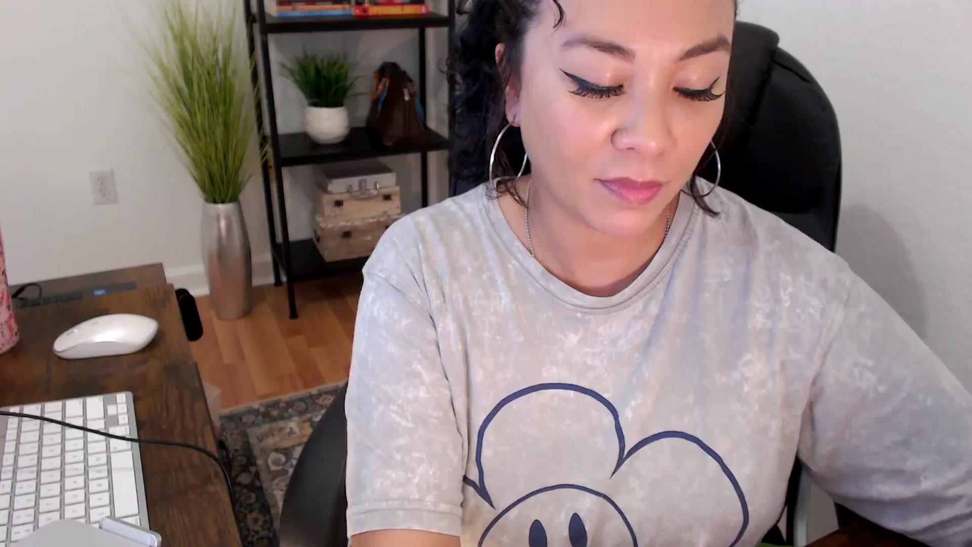 Gallery image thumbnail from MickaylaMinx's myfreecams stream on, 12/23/2024, 20:49 image 10 of 20