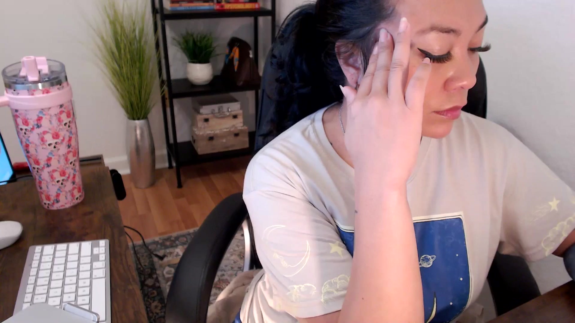 Gallery image thumbnail from MickaylaMinx's myfreecams stream on, 12/24/2024, 16:16 image 20 of 20