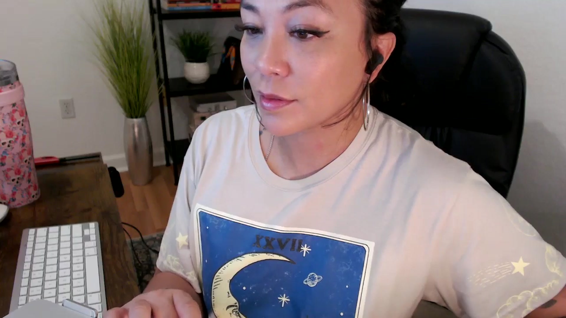 Gallery image thumbnail from MickaylaMinx's myfreecams stream on, 12/24/2024, 16:16 image 11 of 20
