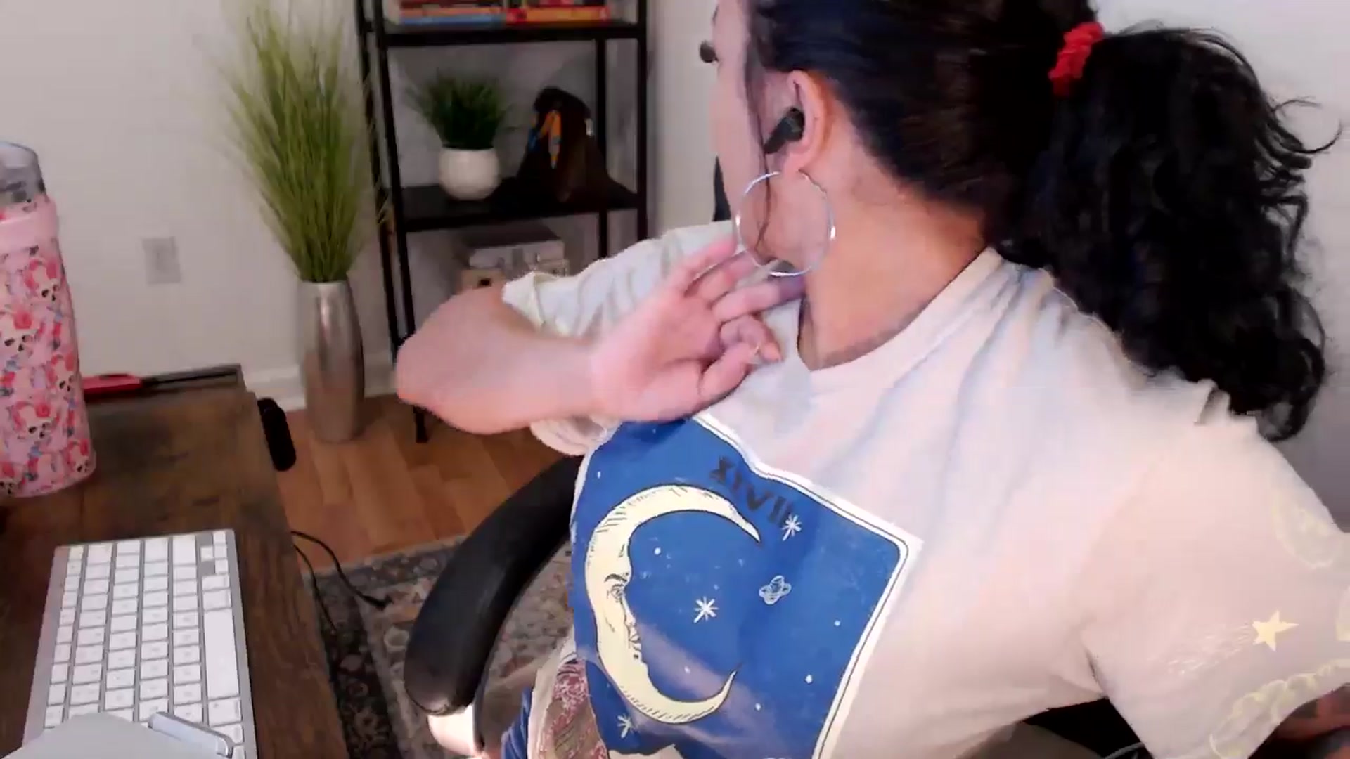 Gallery image thumbnail from MickaylaMinx's myfreecams stream on, 12/24/2024, 16:16 image 10 of 20