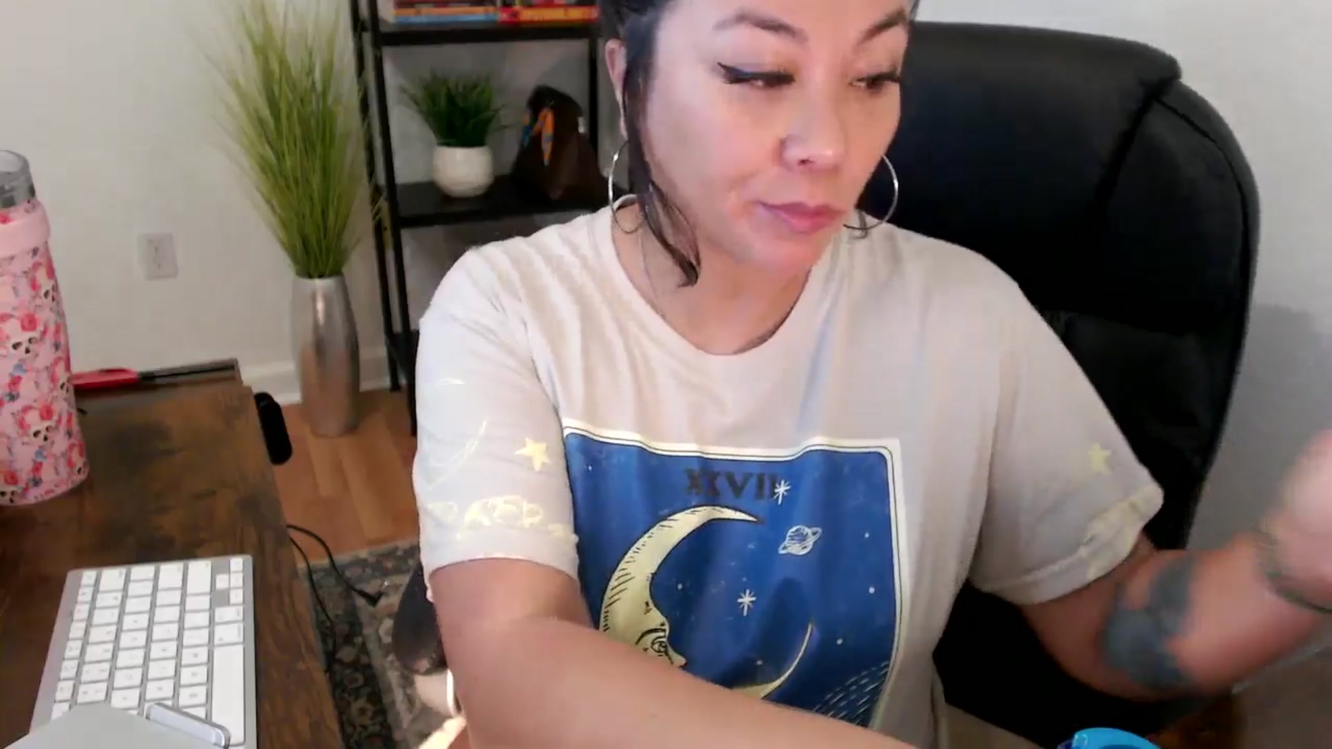 Gallery image thumbnail from MickaylaMinx's myfreecams stream on, 12/24/2024, 16:55 image 7 of 20