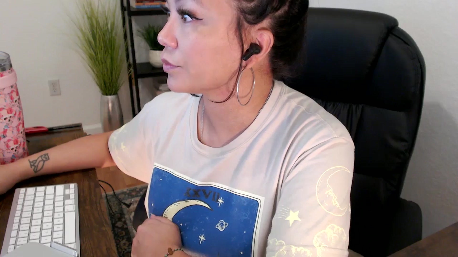 Gallery image thumbnail from MickaylaMinx's myfreecams stream on, 12/24/2024, 16:55 image 12 of 20