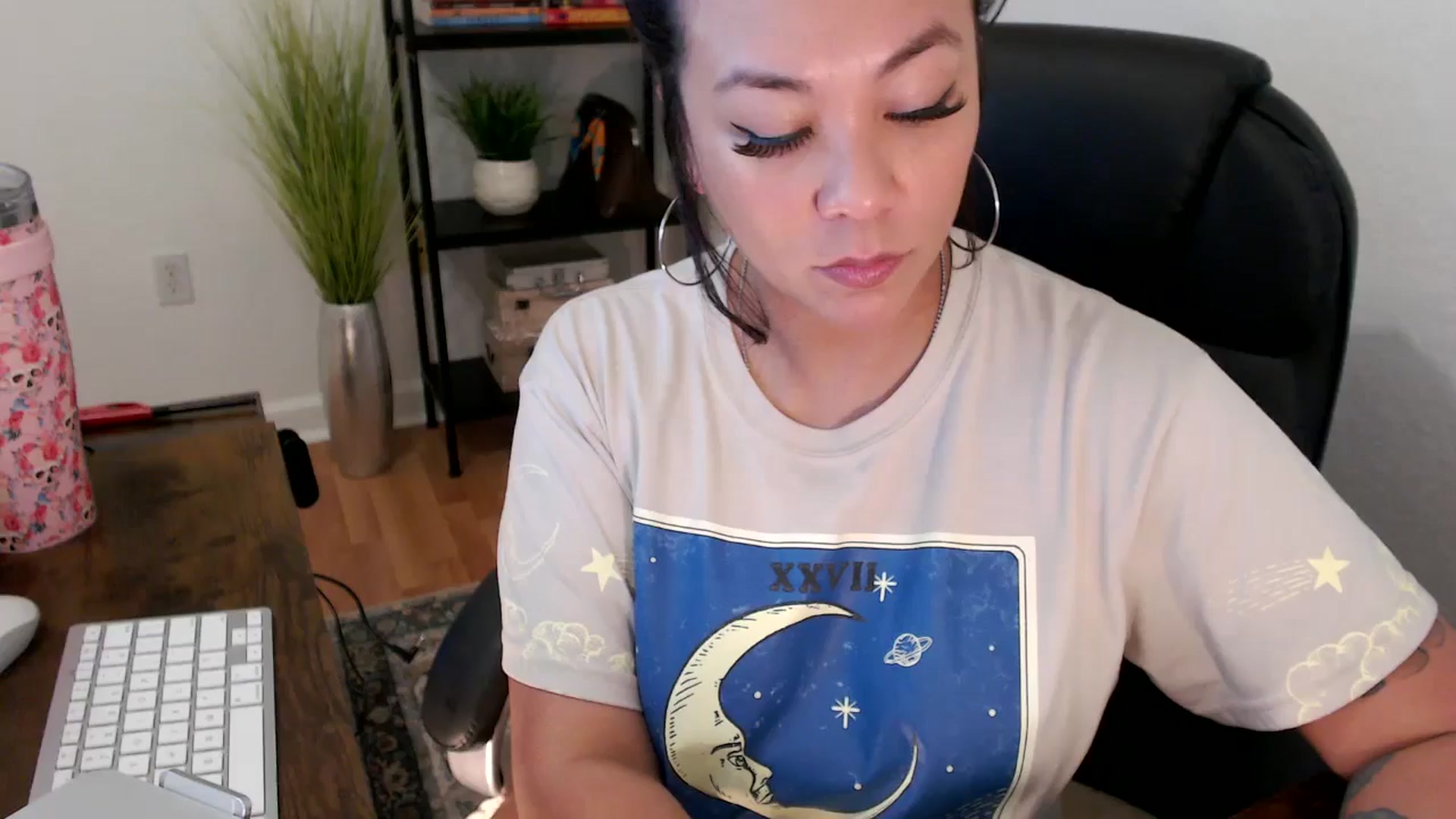 Gallery image thumbnail from MickaylaMinx's myfreecams stream on, 12/24/2024, 16:55 image 10 of 20