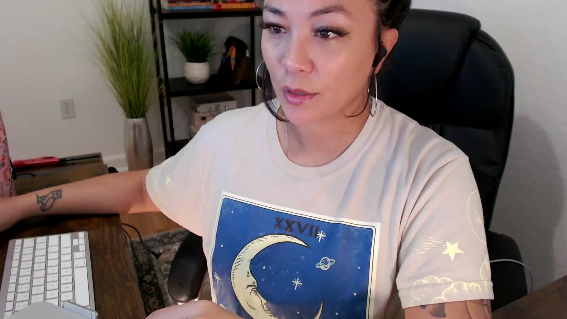 Gallery image thumbnail from MickaylaMinx's myfreecams stream on, 12/24/2024, 17:48 image 5 of 20