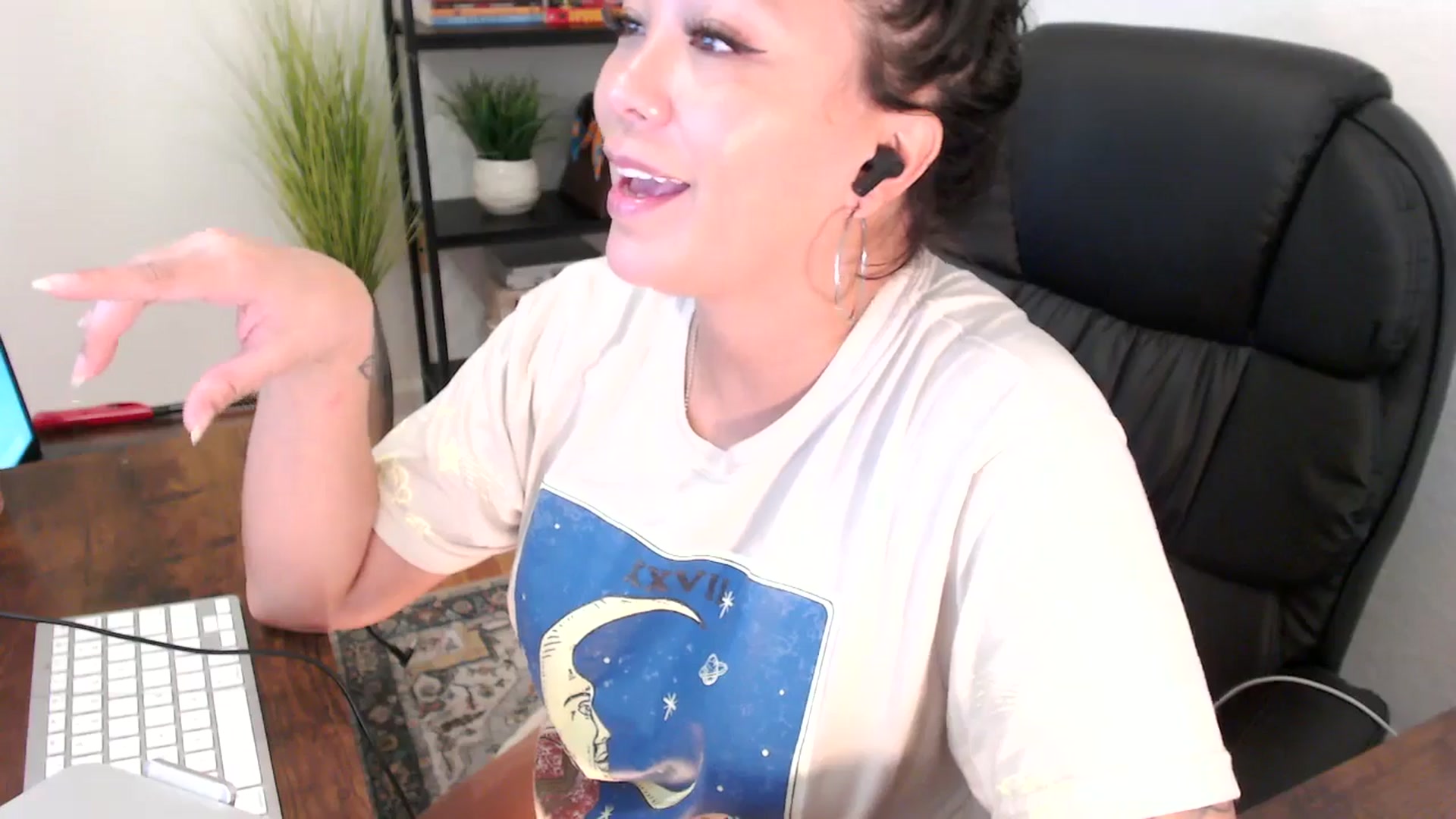 Gallery image thumbnail from MickaylaMinx's myfreecams stream on, 12/24/2024, 18:57 image 5 of 20