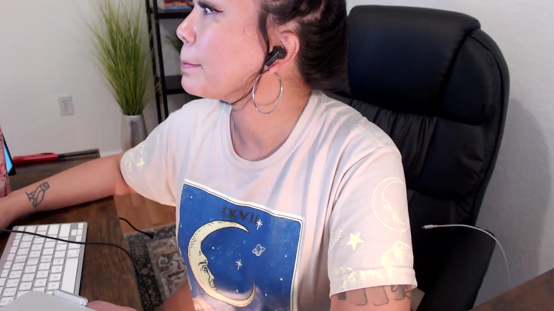 Gallery image thumbnail from MickaylaMinx's myfreecams stream on, 12/24/2024, 20:03 image 19 of 20