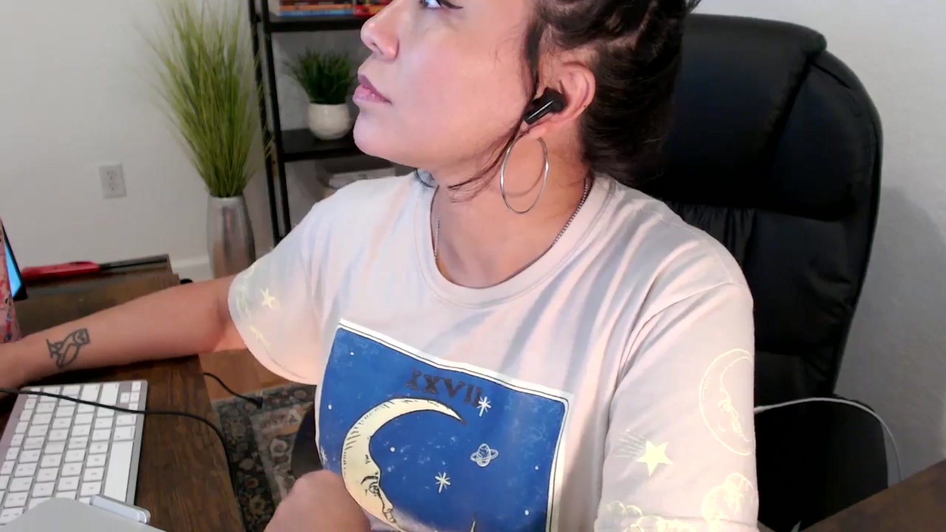 Gallery image thumbnail from MickaylaMinx's myfreecams stream on, 12/24/2024, 20:03 image 13 of 20